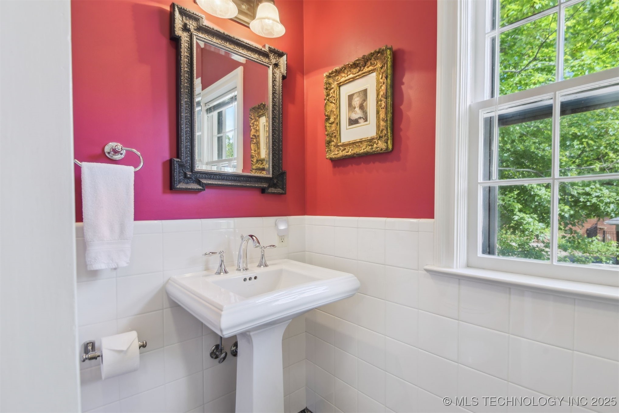 201 E 24th Place Property Photo 27