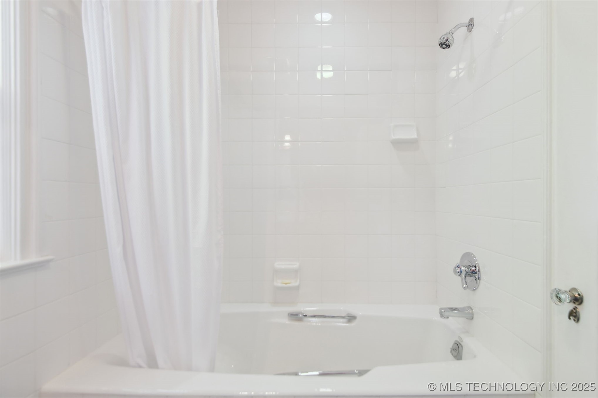 201 E 24th Place Property Photo 28