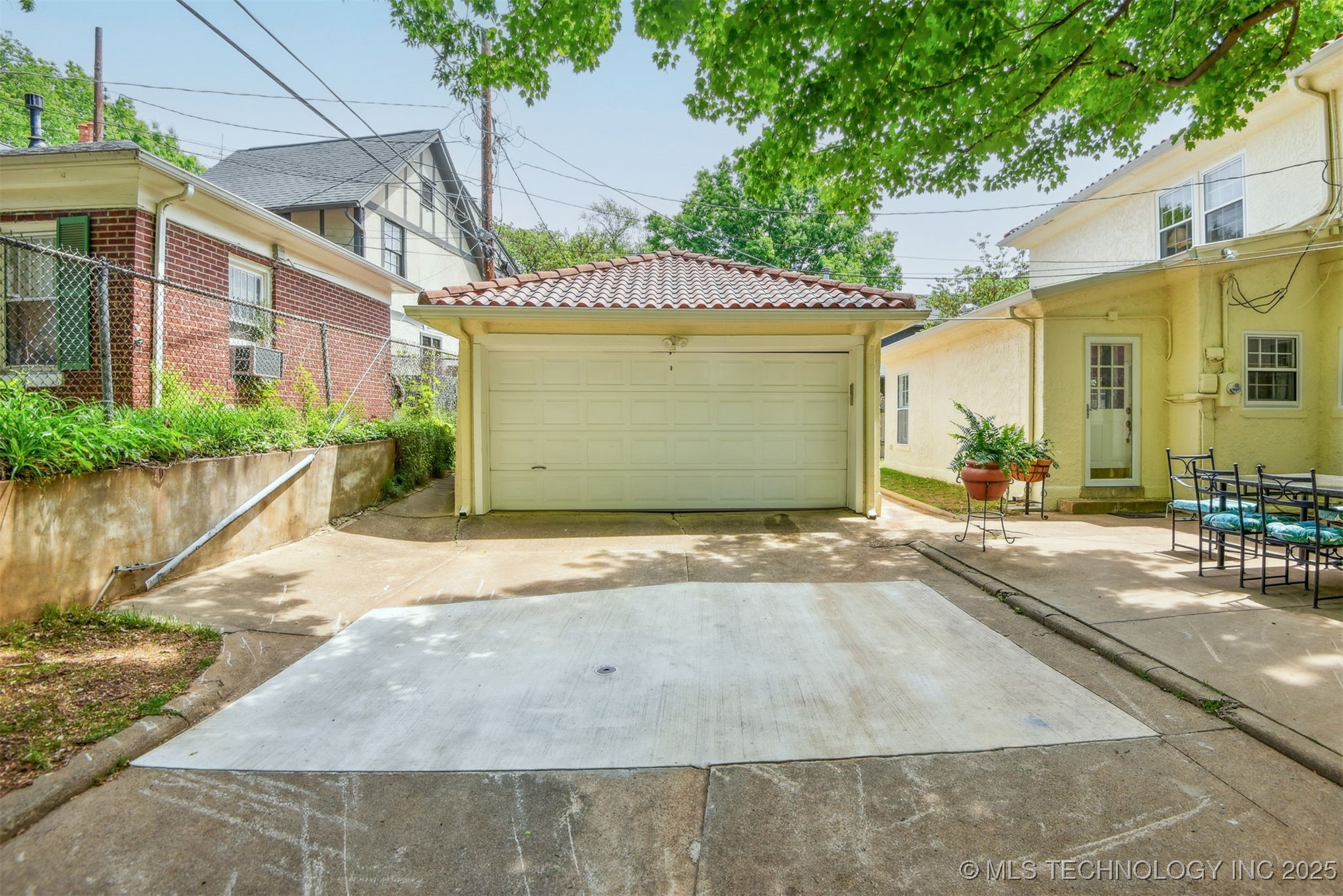 201 E 24th Place Property Photo 33