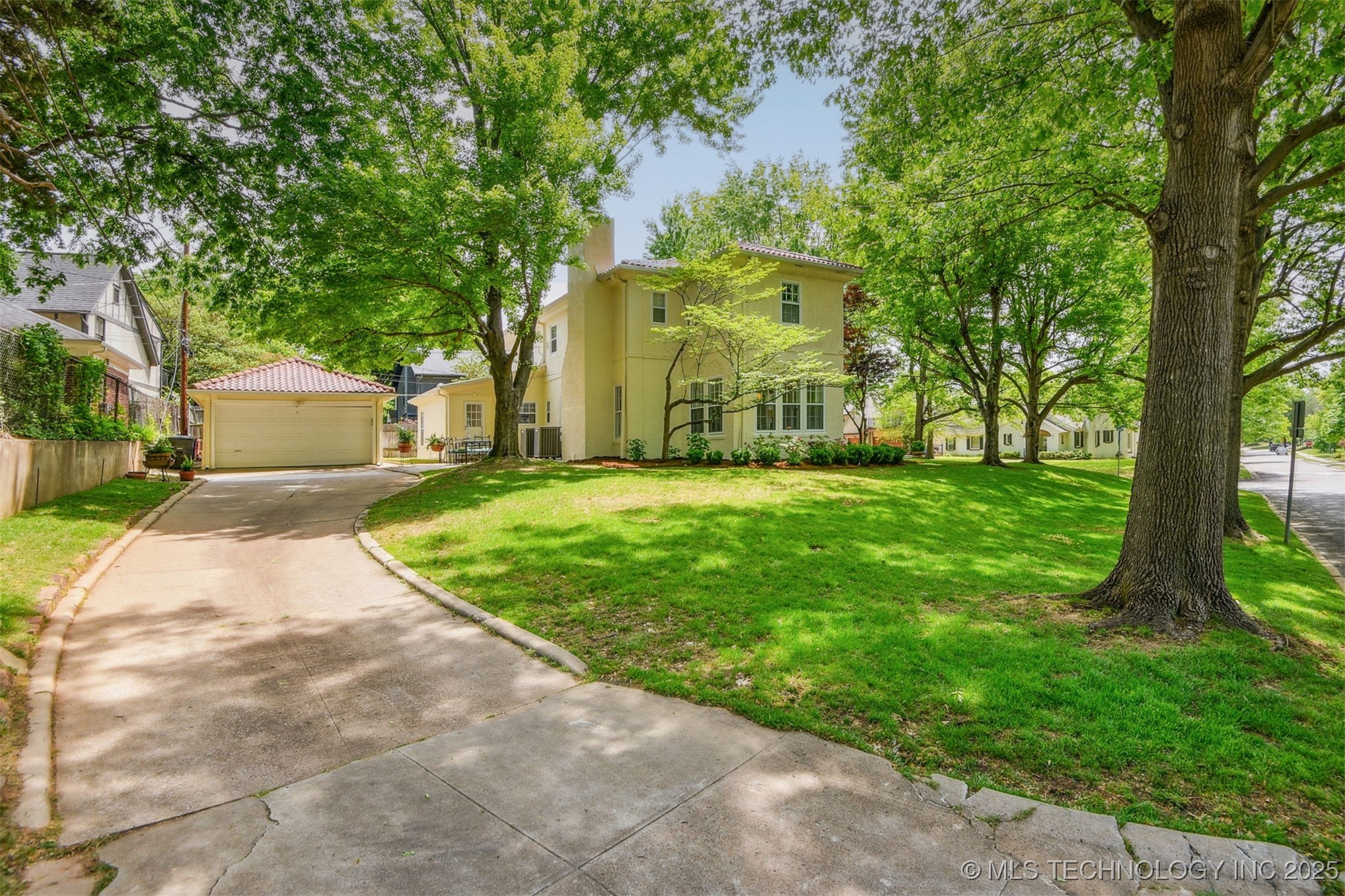 201 E 24th Place Property Photo 34