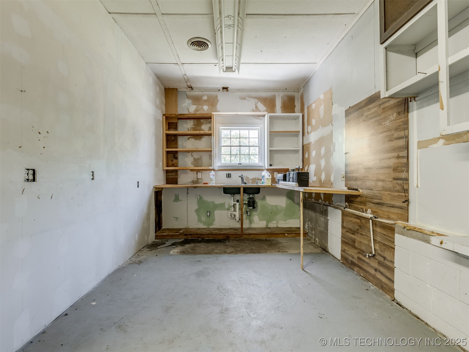 56161 S Highway 48 Highway Property Photo 15