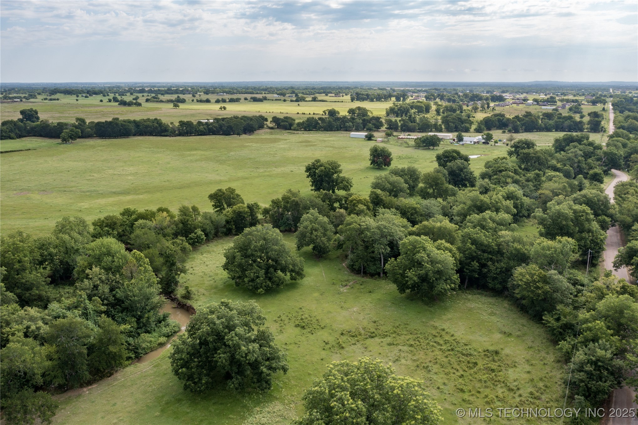 596 Forest Lane Property Photo 6