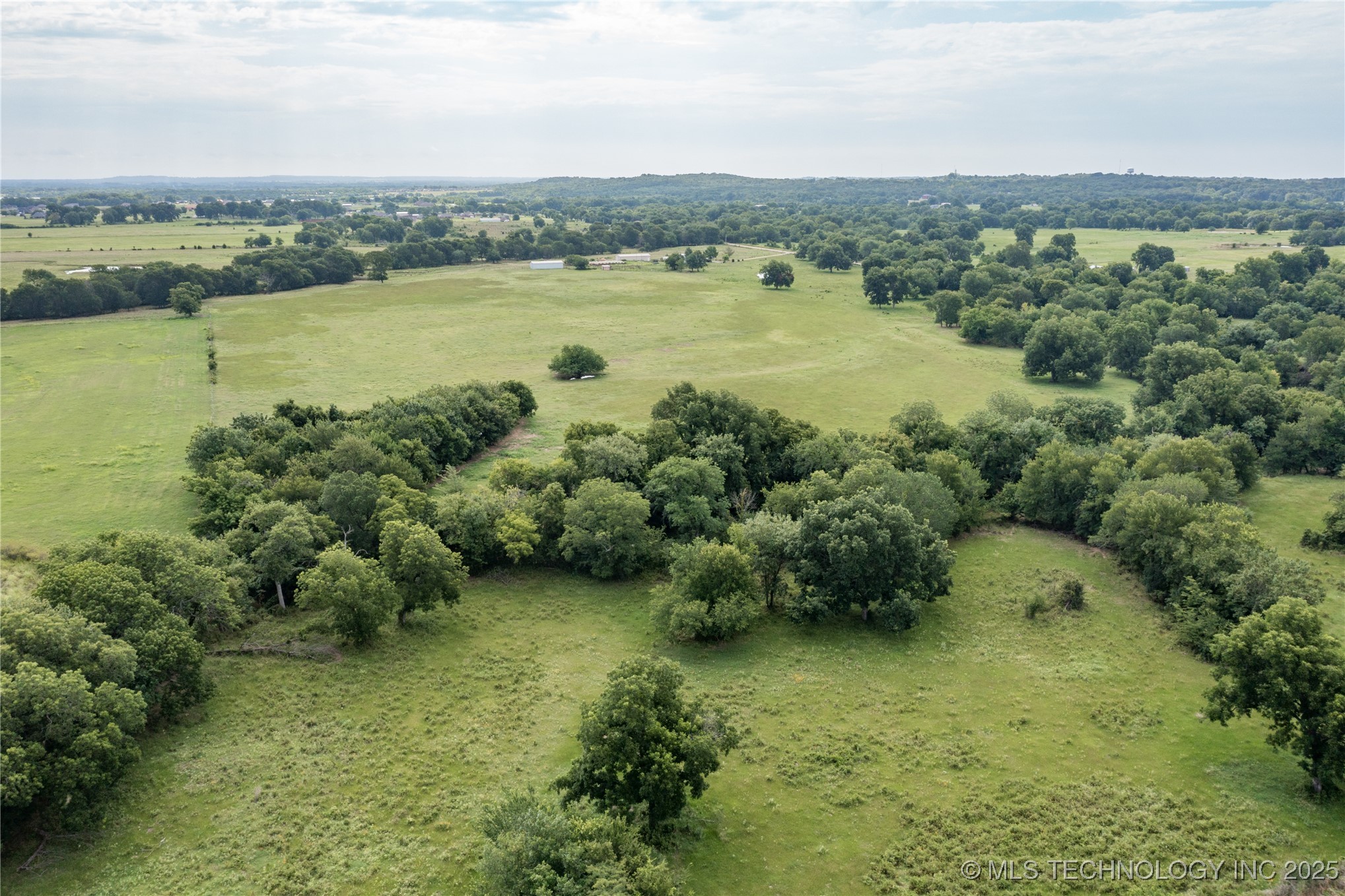 596 Forest Lane Property Photo 7