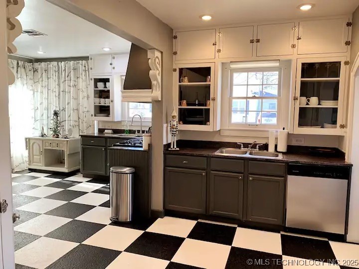 1124 W Elm Property Photo 7