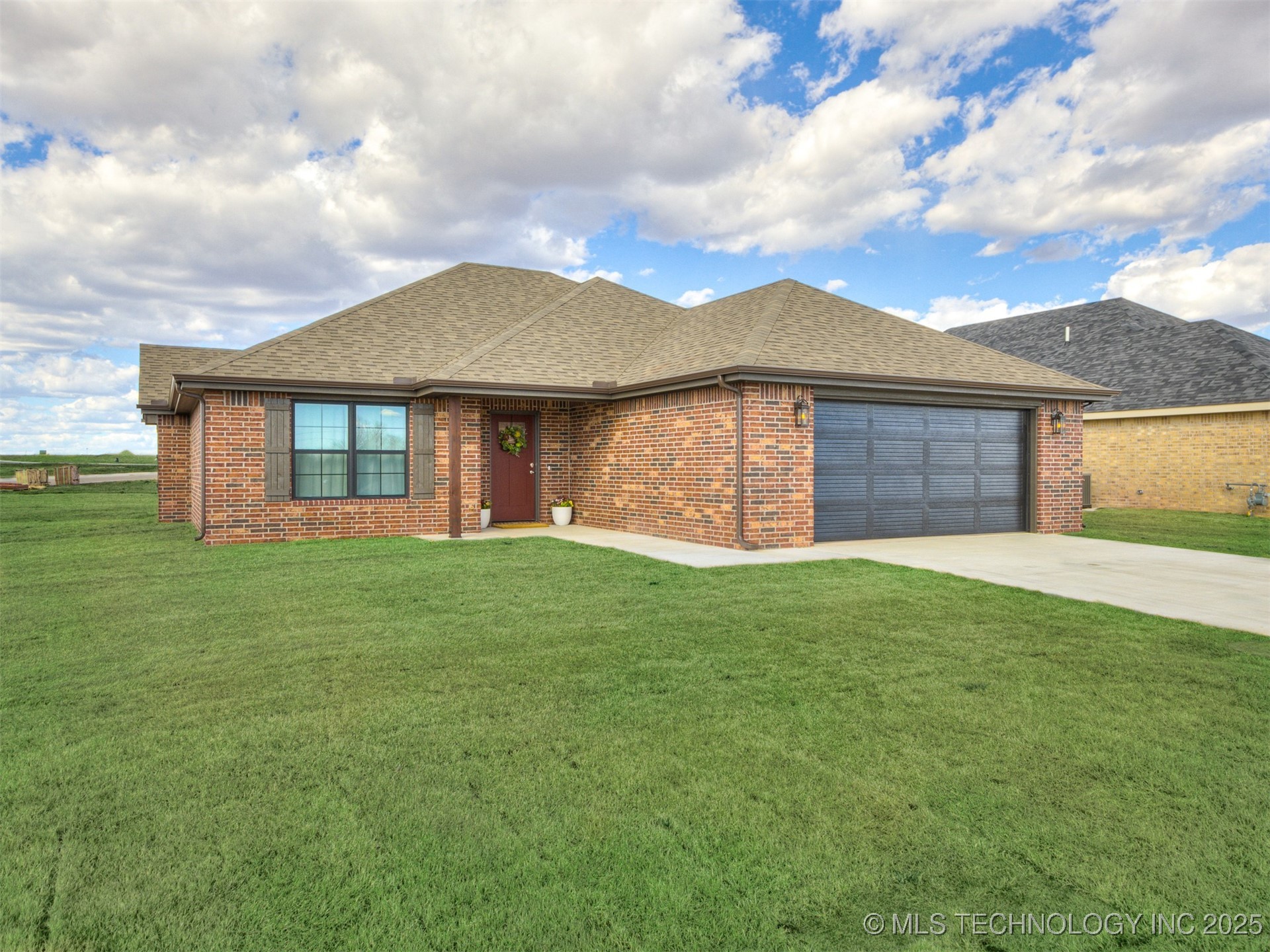 5818 Coldspring Lane Property Photo 2