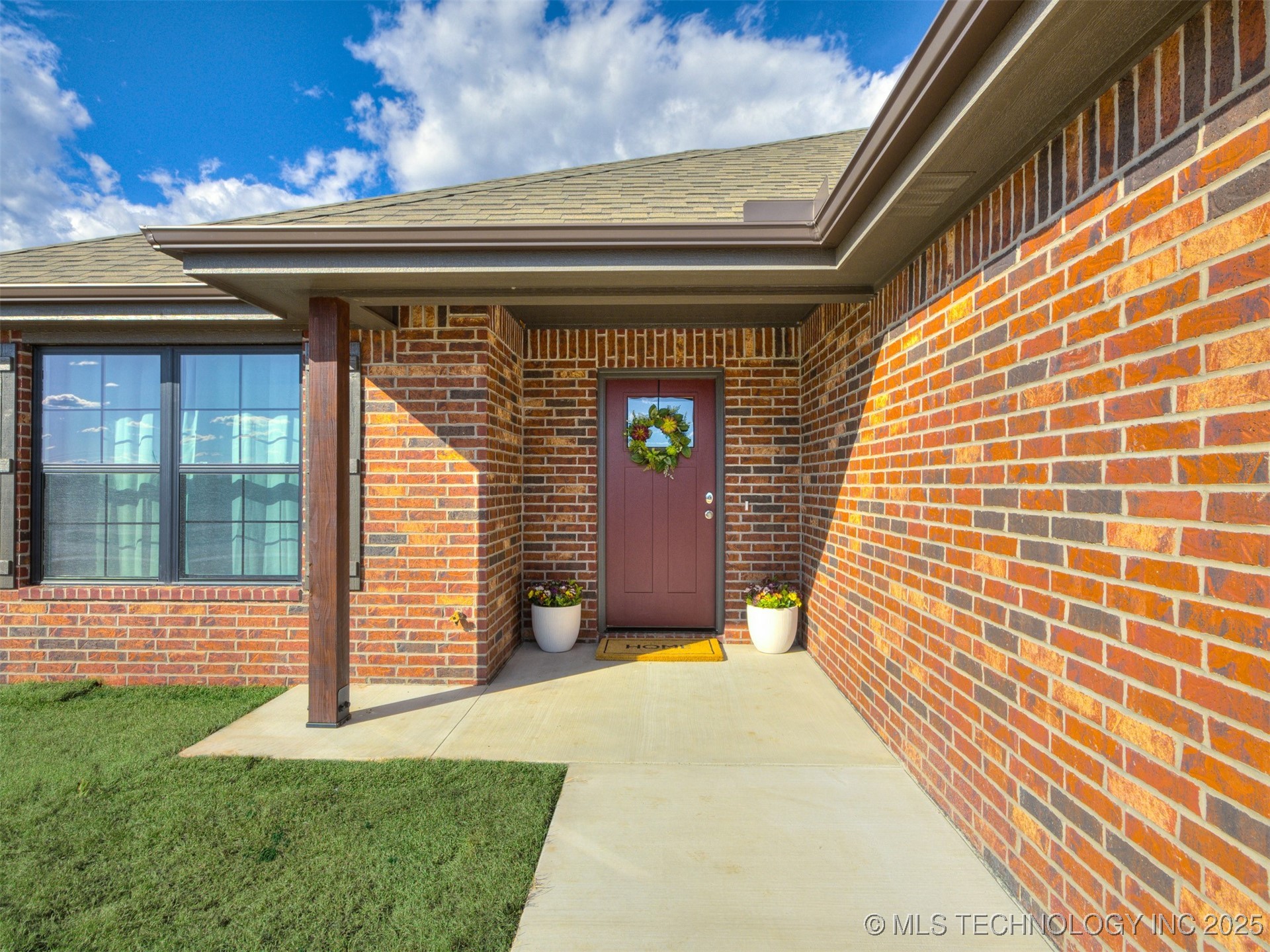 5818 Coldspring Lane Property Photo 3