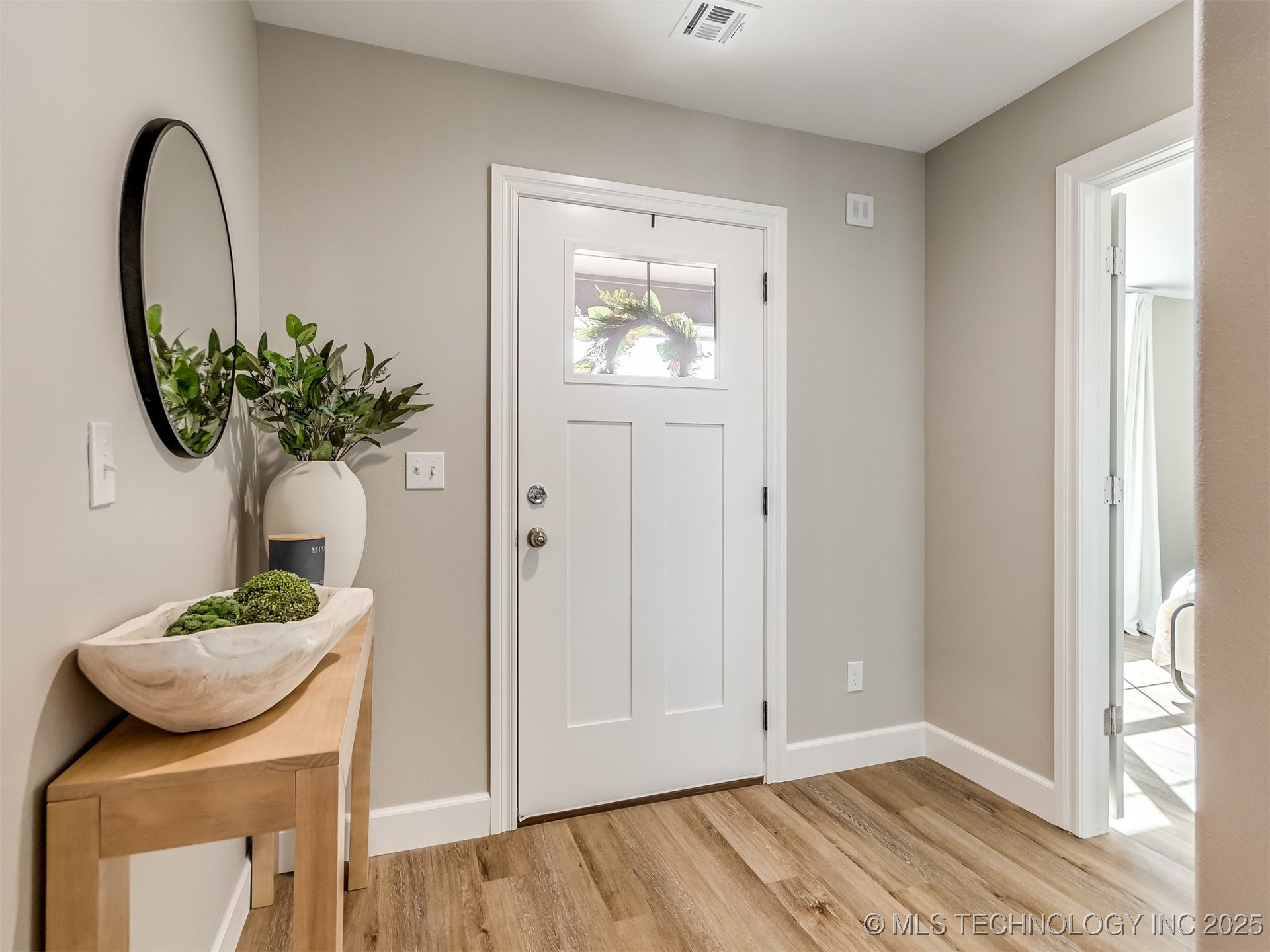 5818 Coldspring Lane Property Photo 4