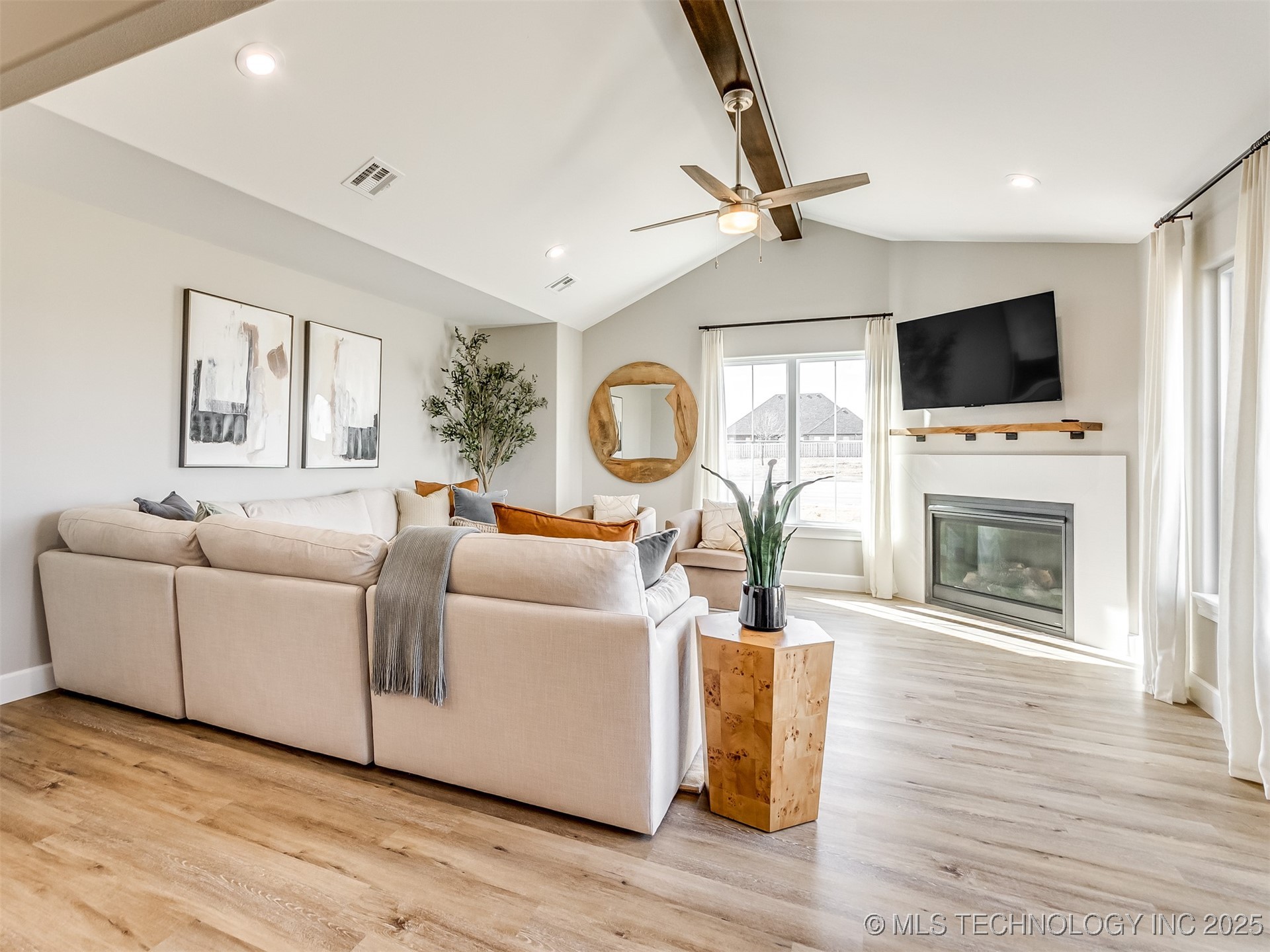 5818 Coldspring Lane Property Photo 6