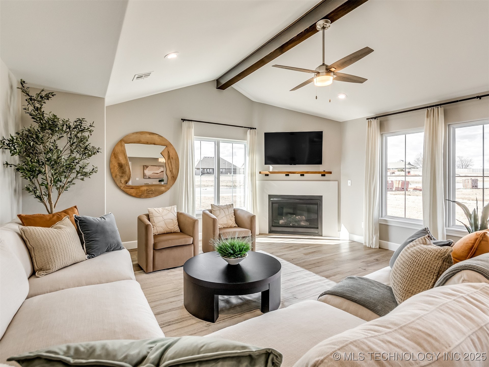 5818 Coldspring Lane Property Photo 7