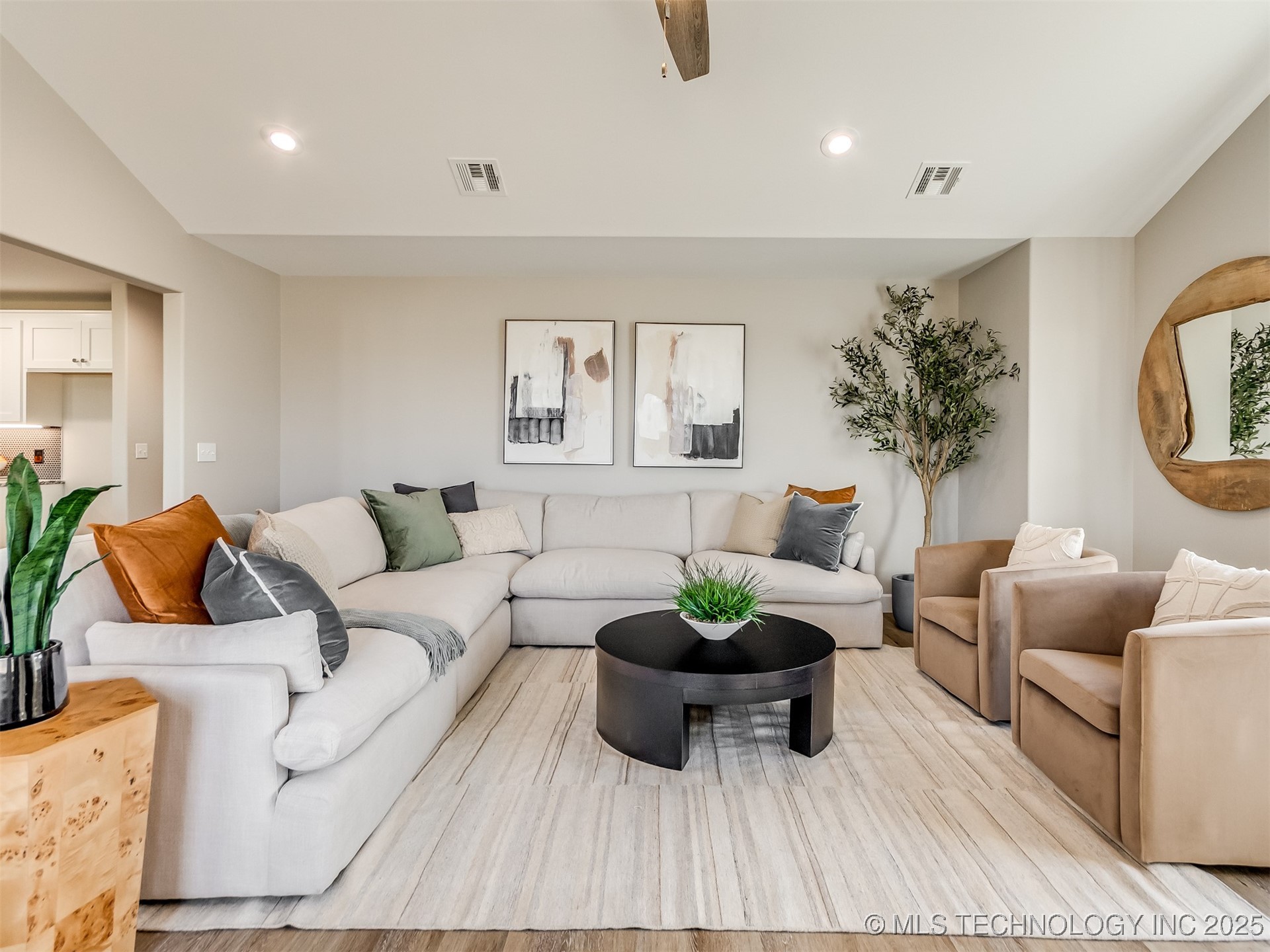 5818 Coldspring Lane Property Photo 8