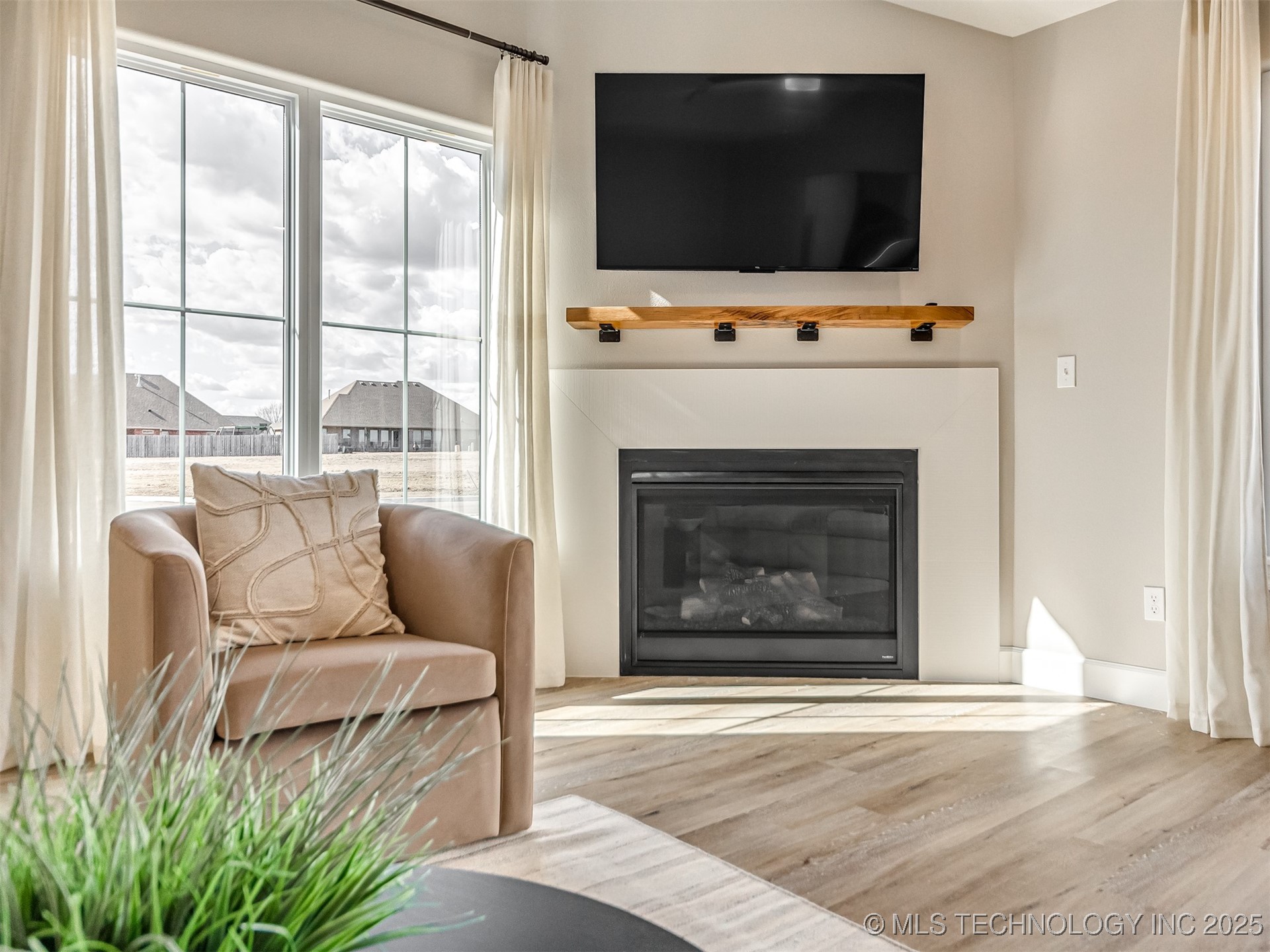 5818 Coldspring Lane Property Photo 11