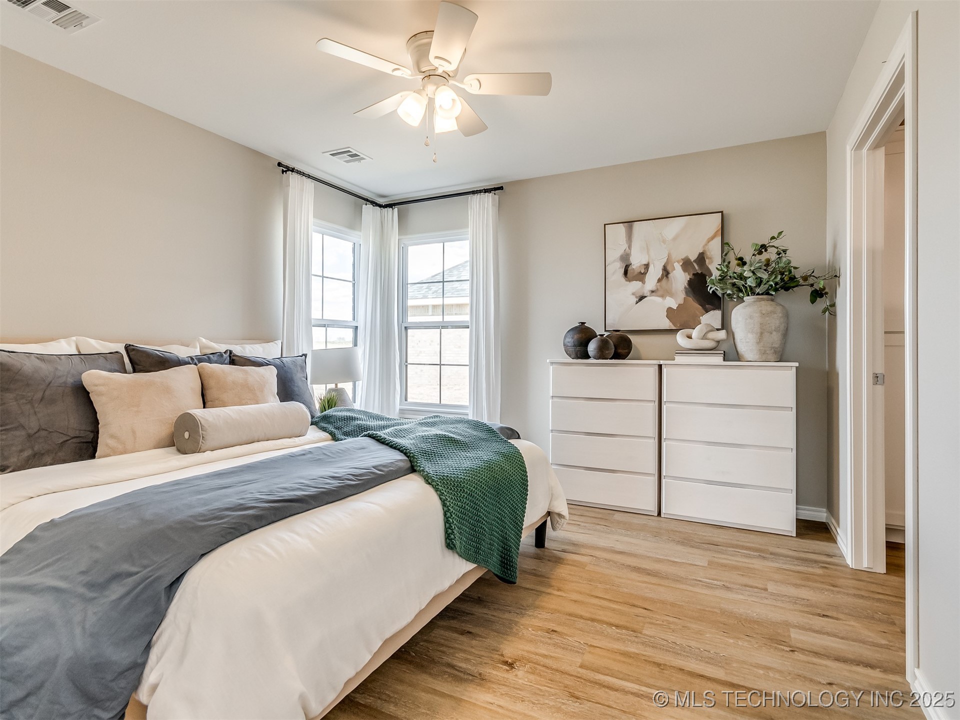 5818 Coldspring Lane Property Photo 22