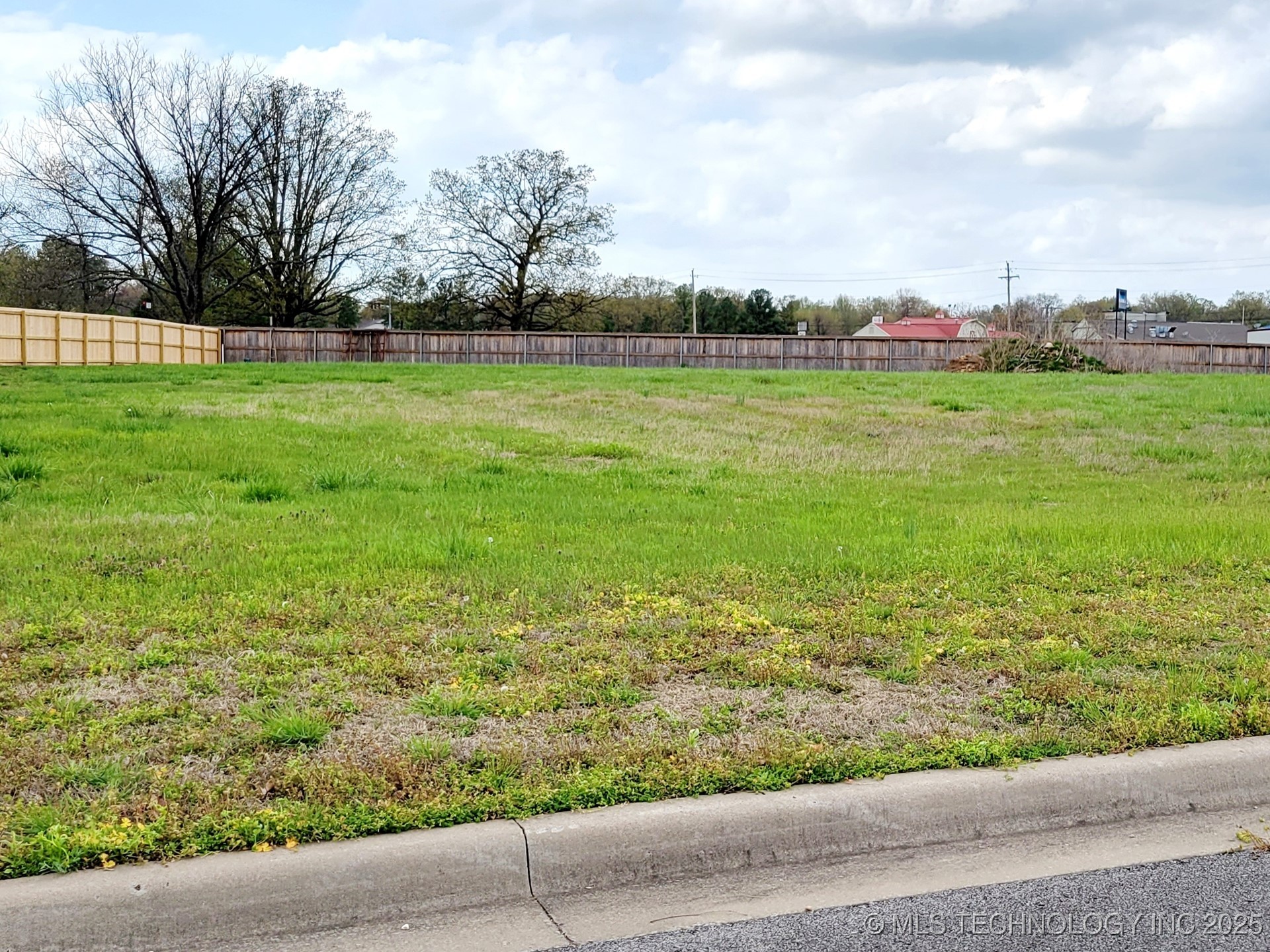 917 Edge Water Boulevard Property Photo 5