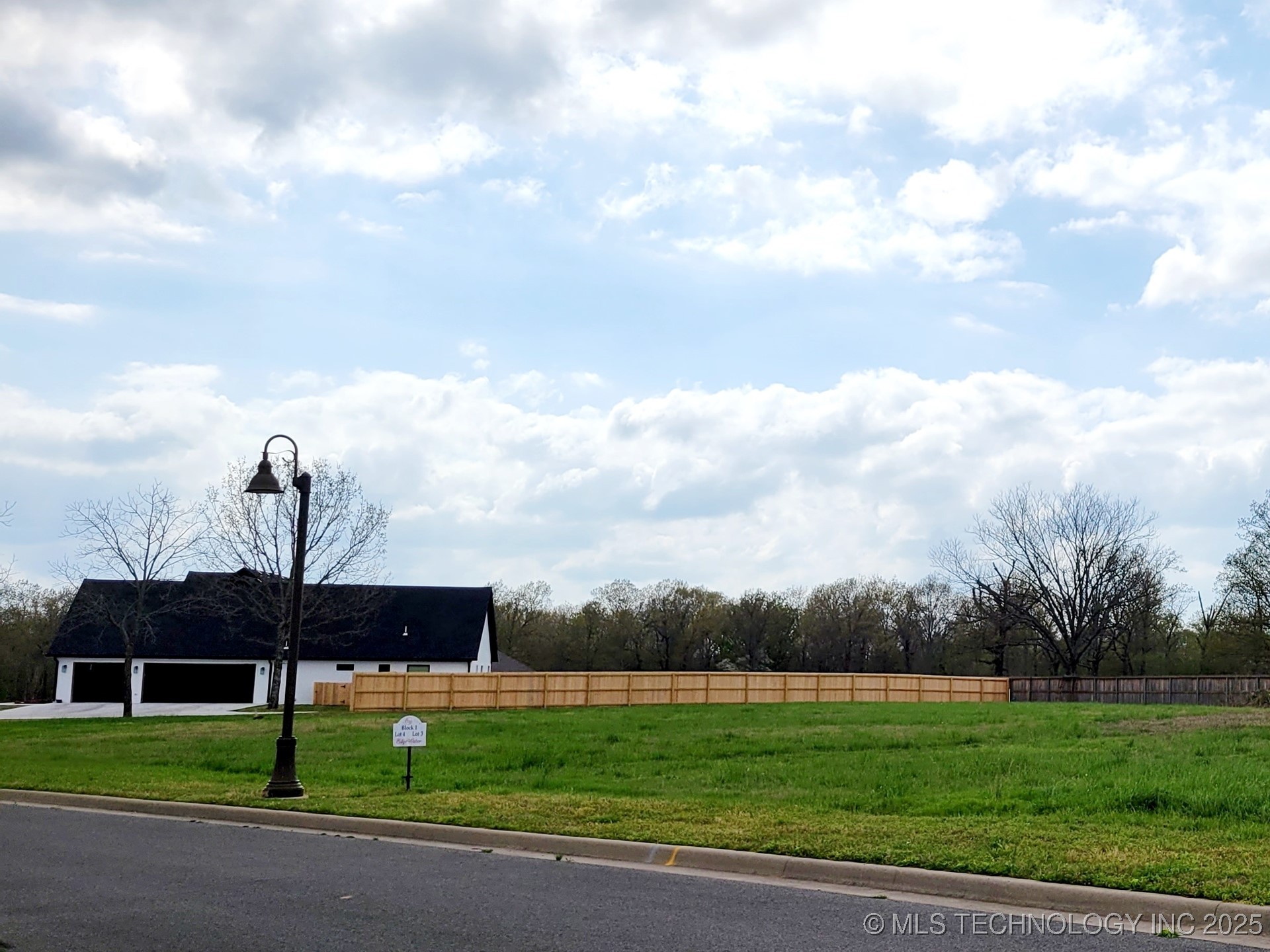 917 Edge Water Boulevard Property Photo 8