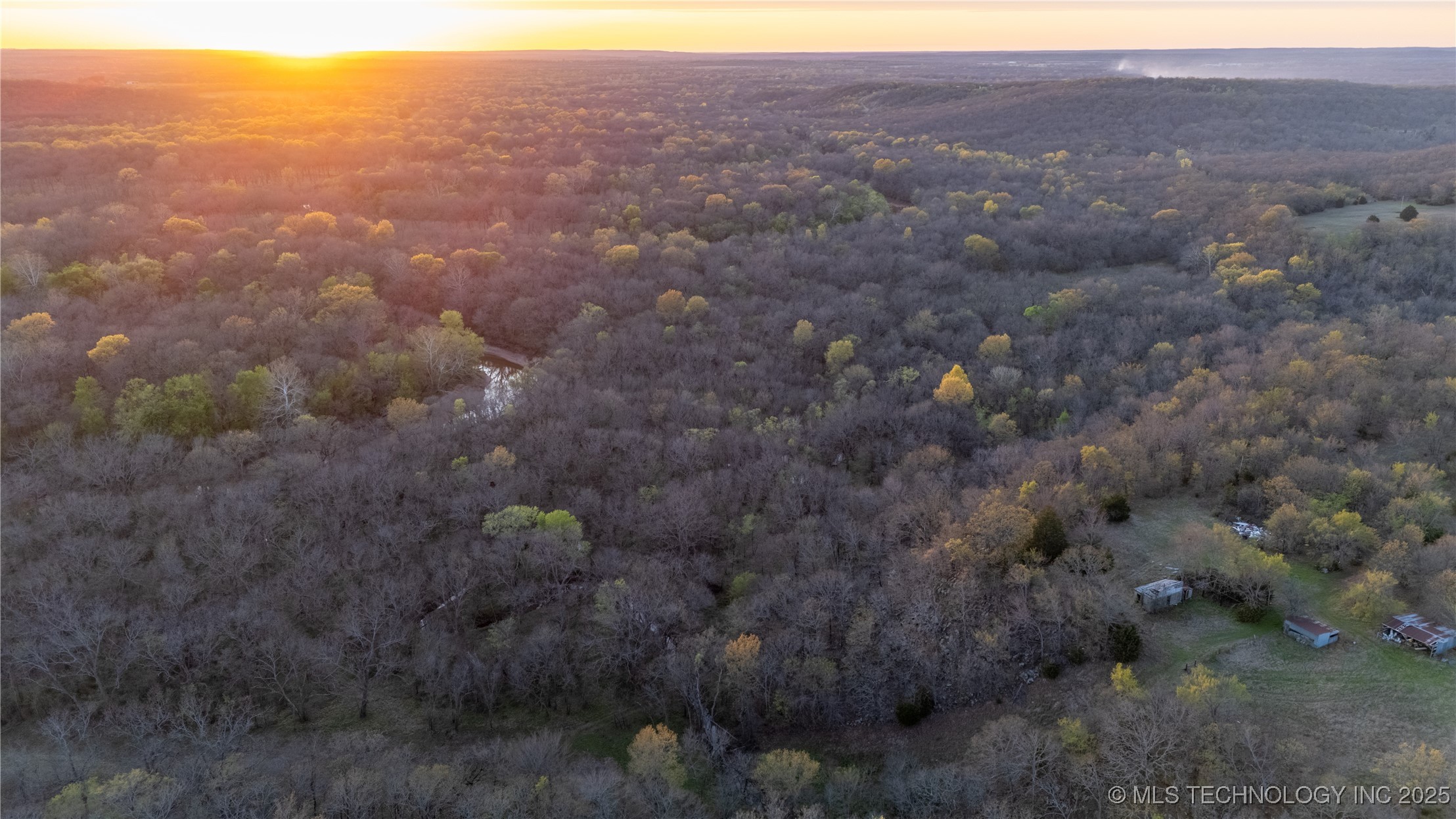 2521954 Property Photo 2
