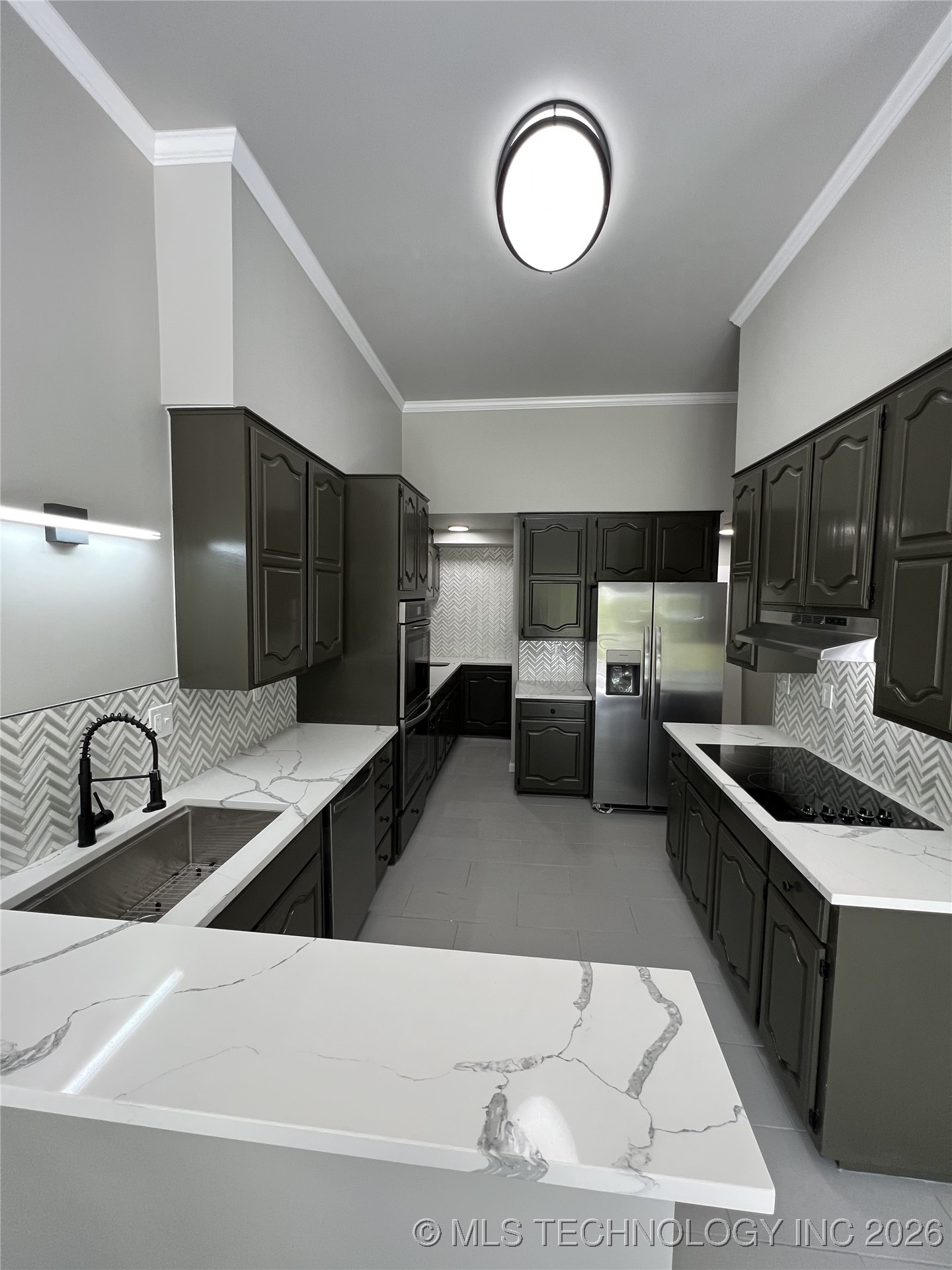 4606 E 76th Street Property Photo 2