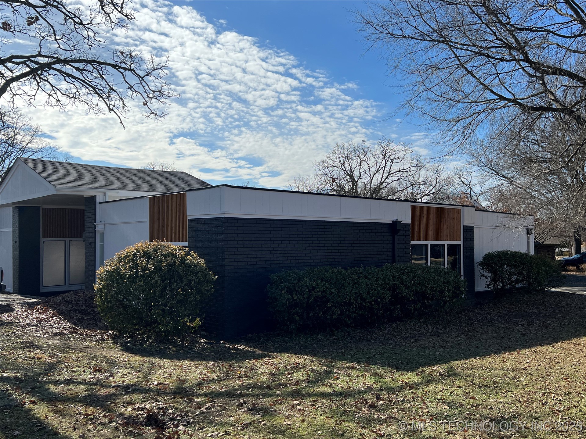 4606 E 76th Street Property Photo 5