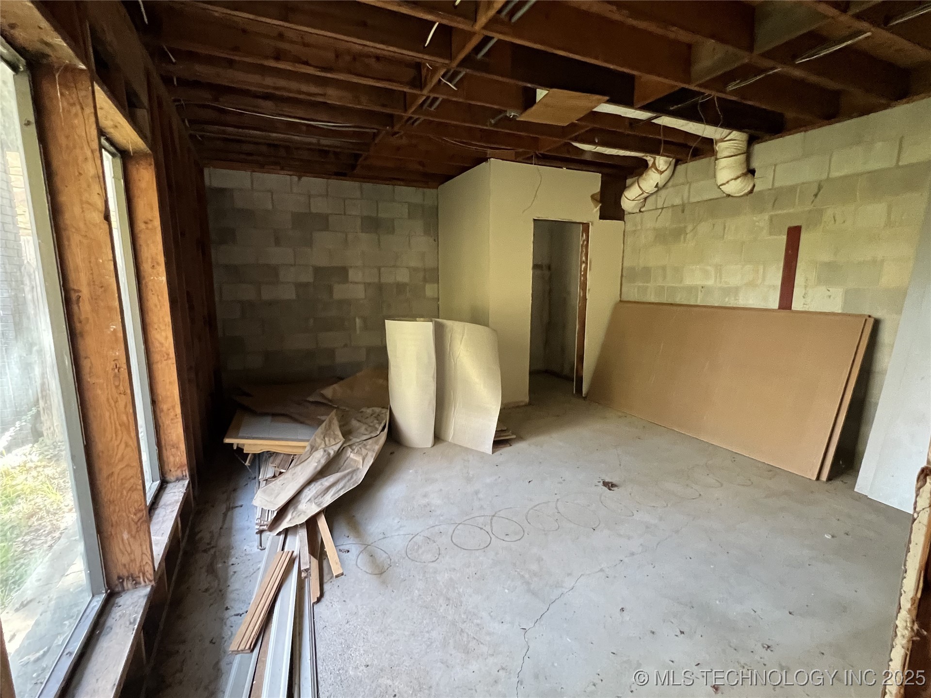 4606 E 76th Street Property Photo 24