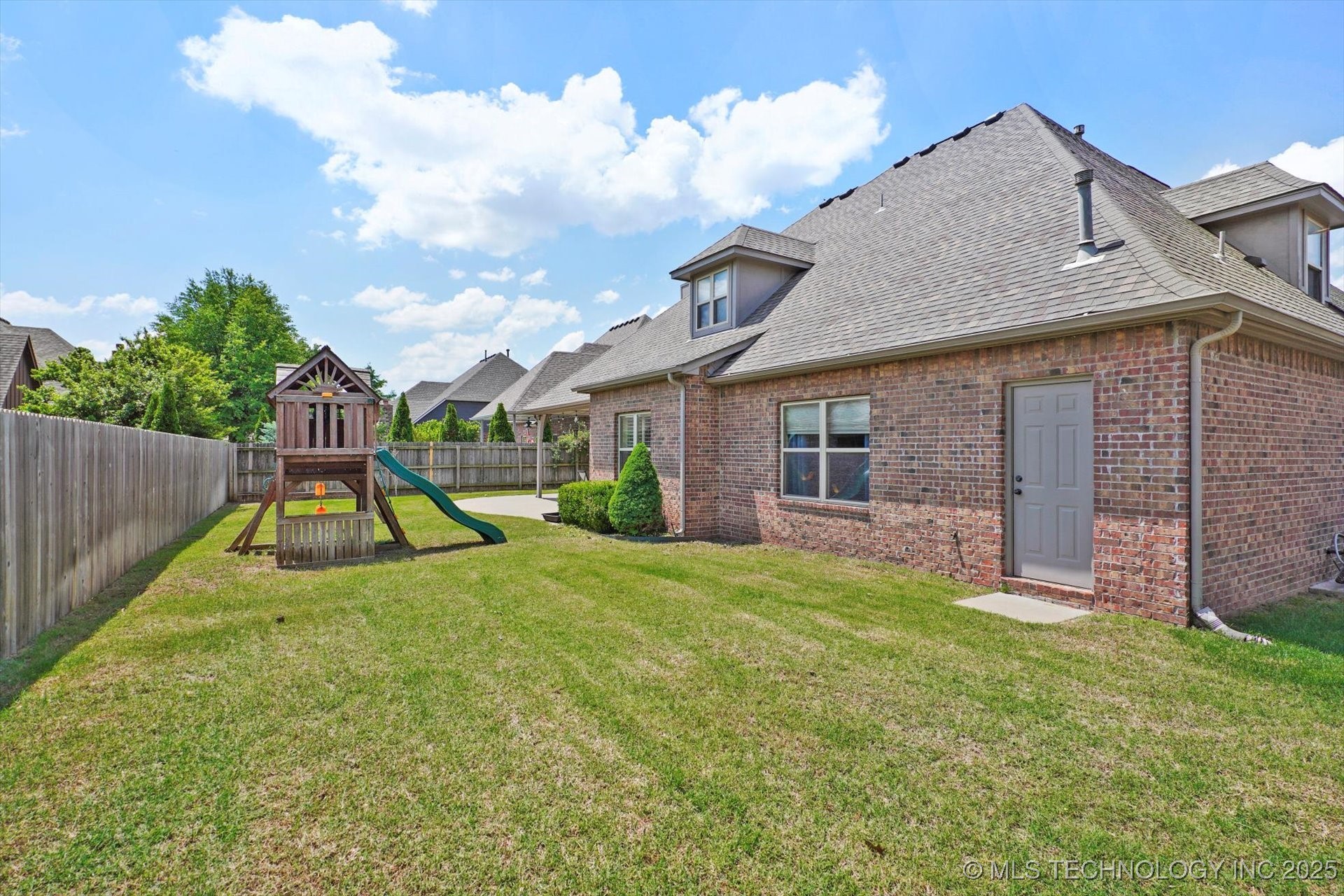 12643 S 67th East Avenue Property Photo 39