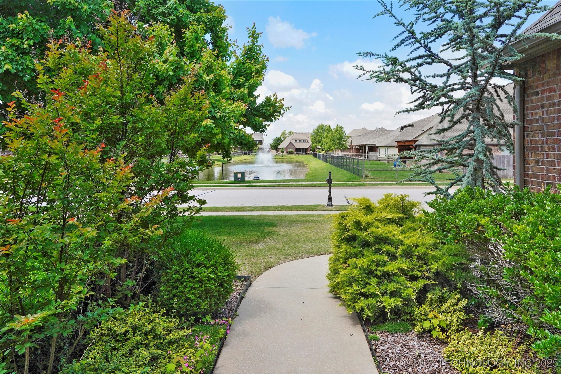 12643 S 67th East Avenue Property Photo 40