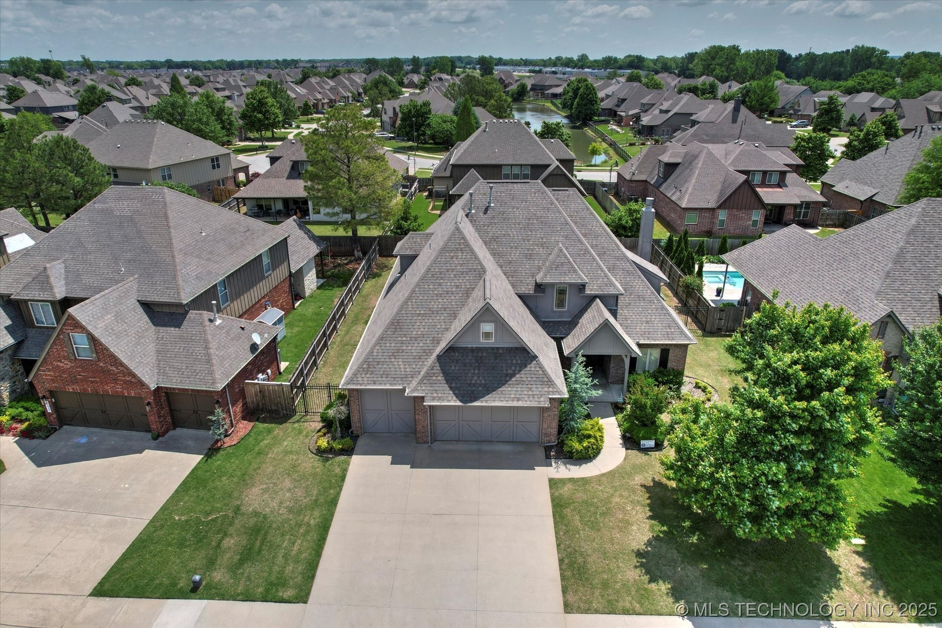 12643 S 67th East Avenue Property Photo 41