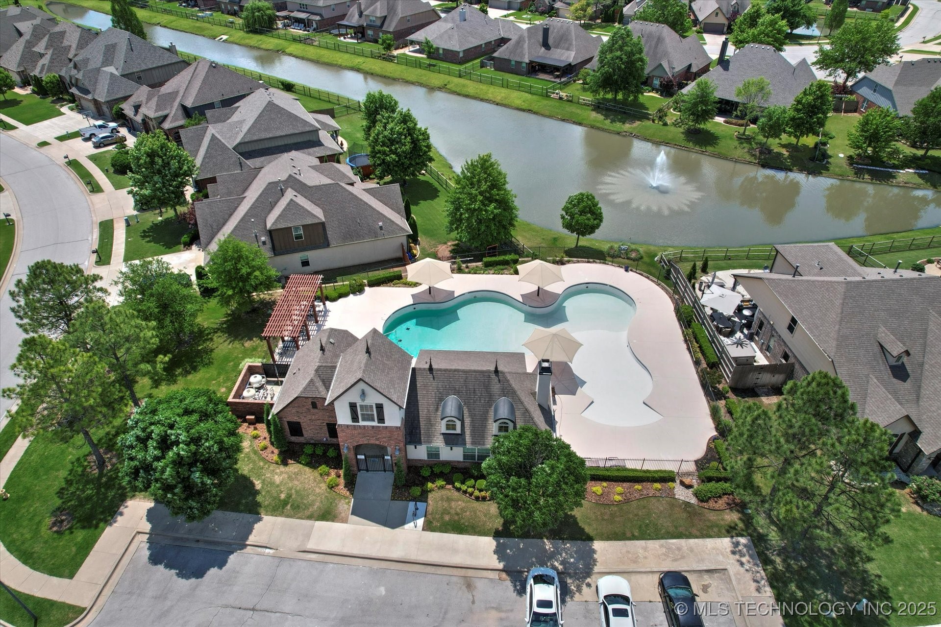 12643 S 67th East Avenue Property Photo 46