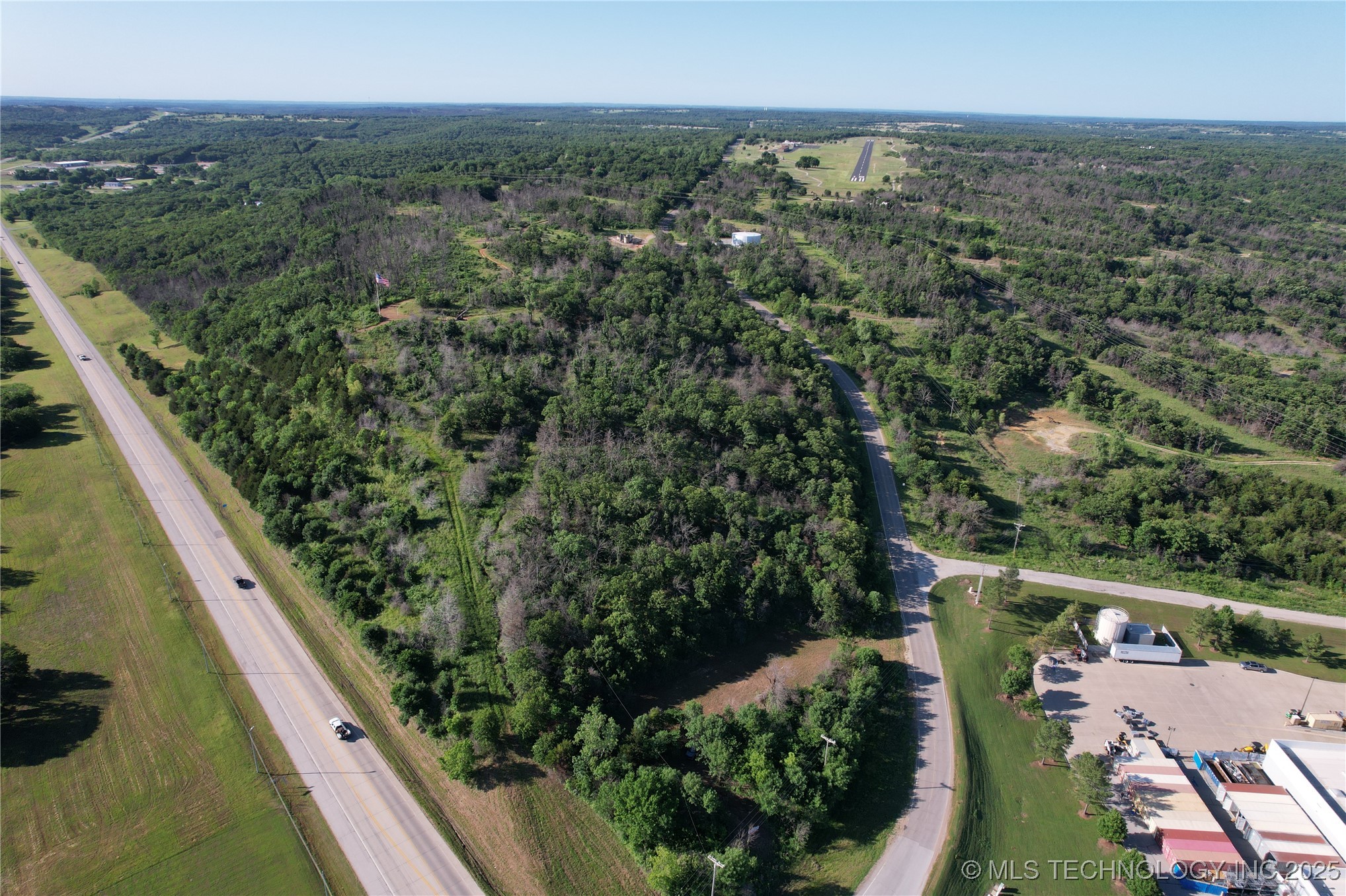 Airport Road Property Photo 12