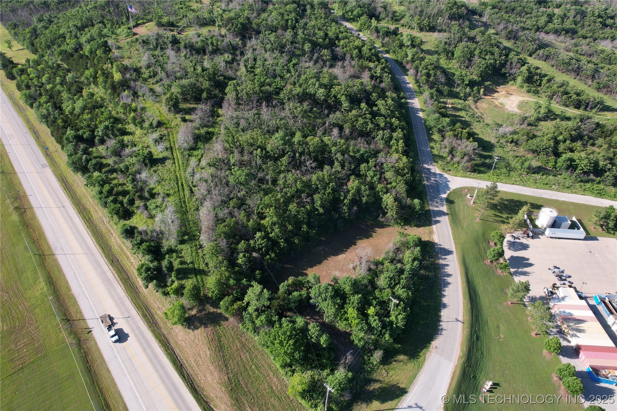 Airport Road Property Photo 13