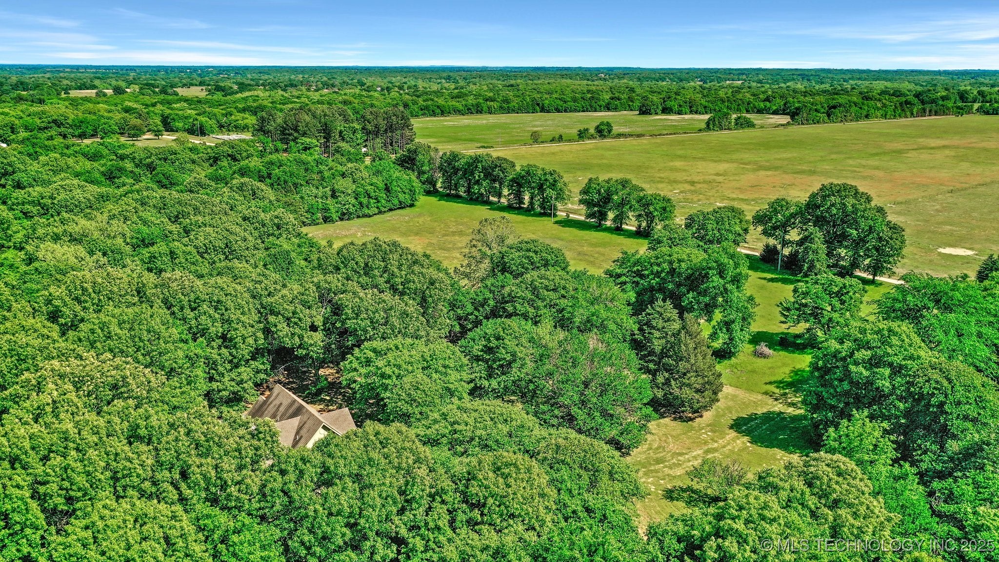 900 W Hardesty Road Property Photo 2