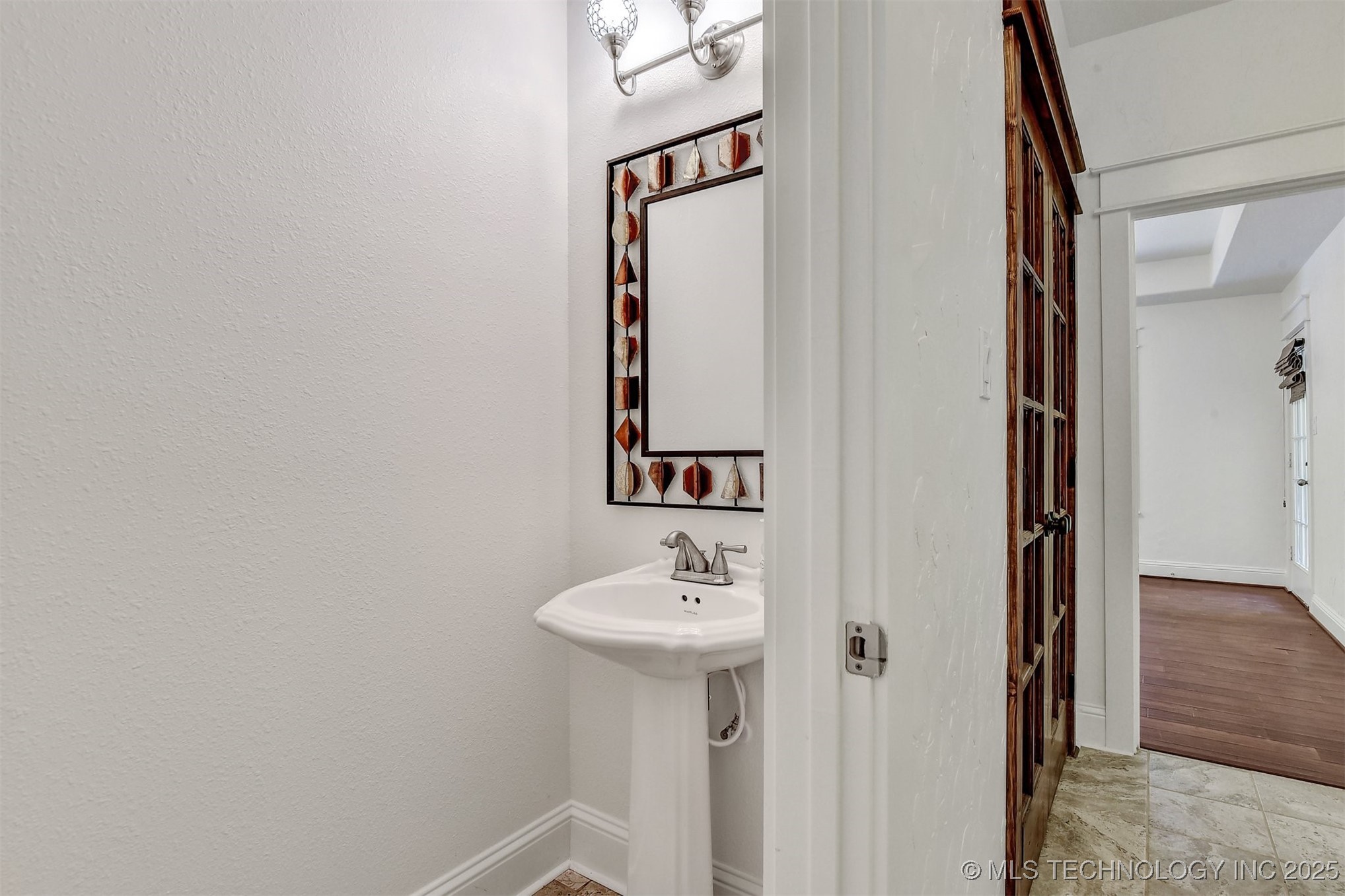 900 W Hardesty Road Property Photo 21