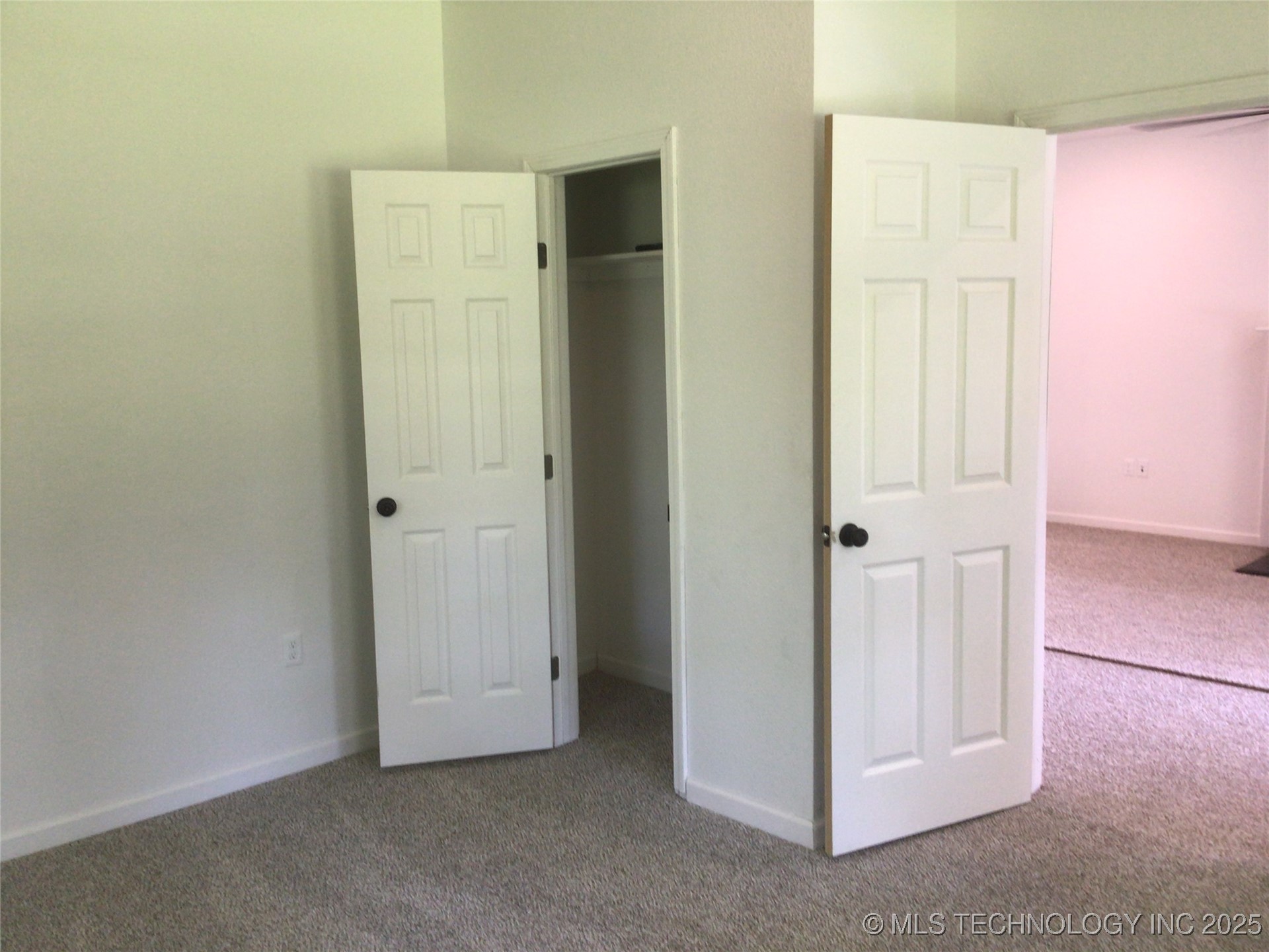 218 N Vann Street Property Photo 11