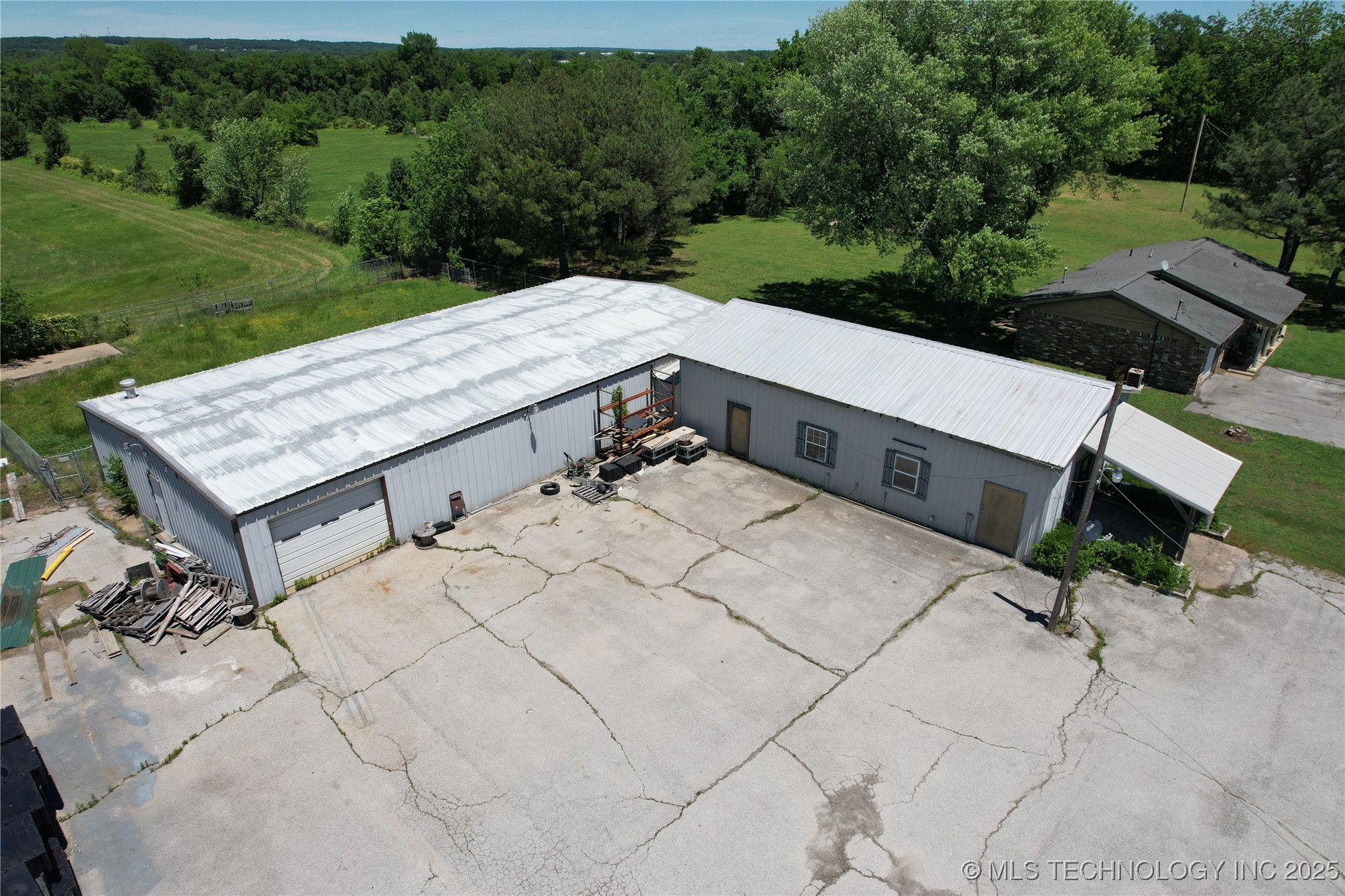 878 W Ketchum Avenue Property Photo 2