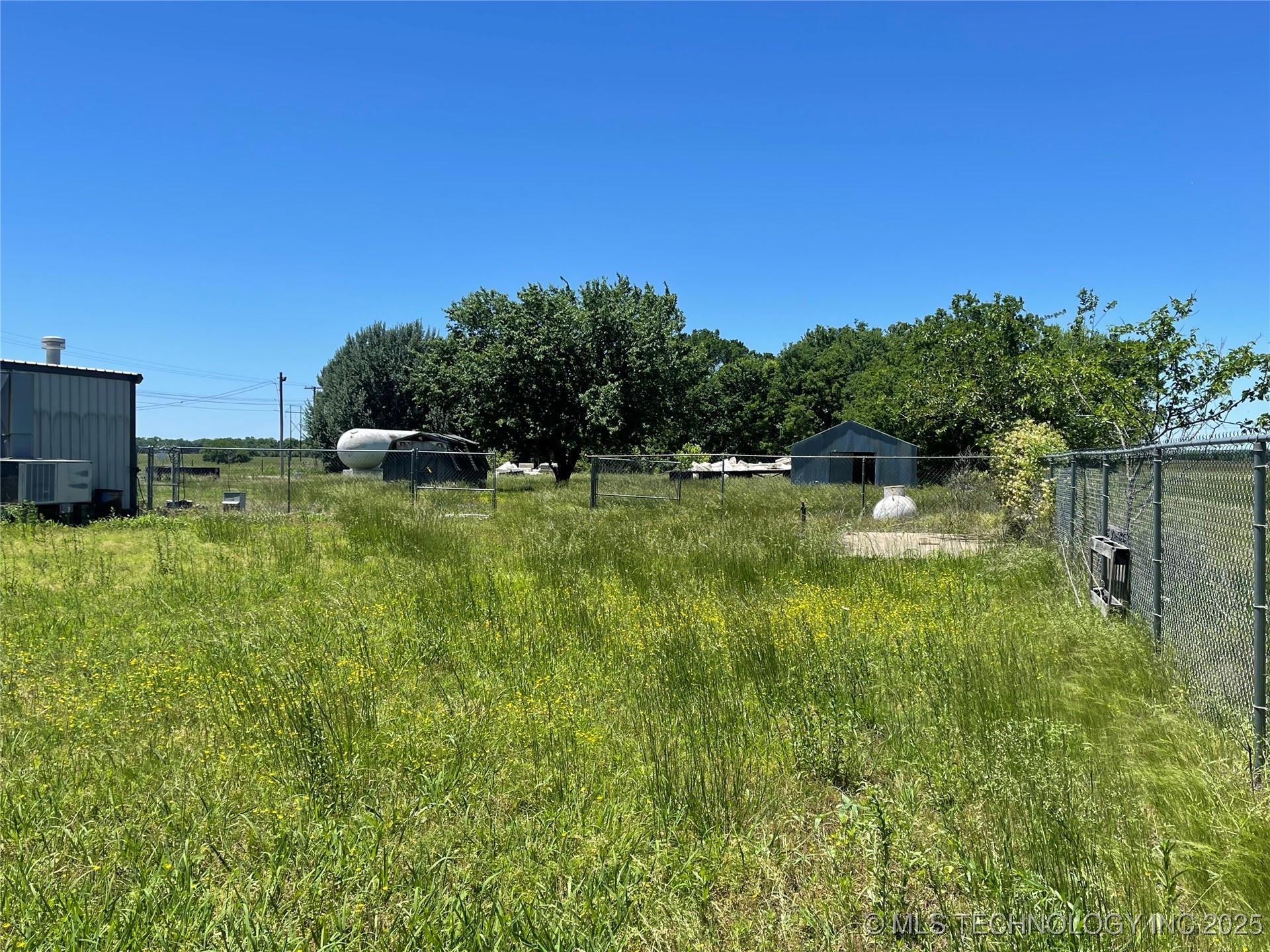 878 W Ketchum Avenue Property Photo 22