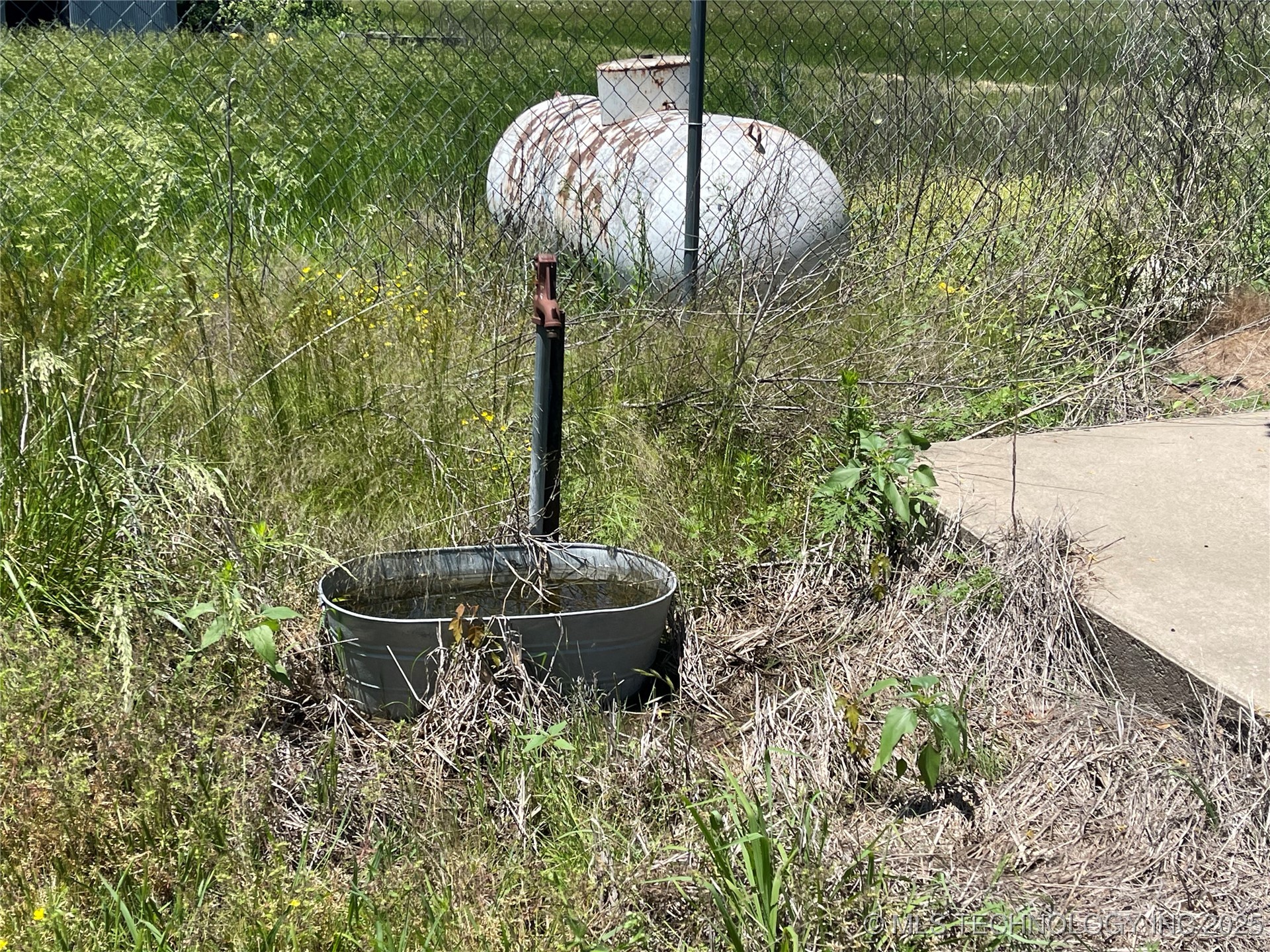 878 W Ketchum Avenue Property Photo 24