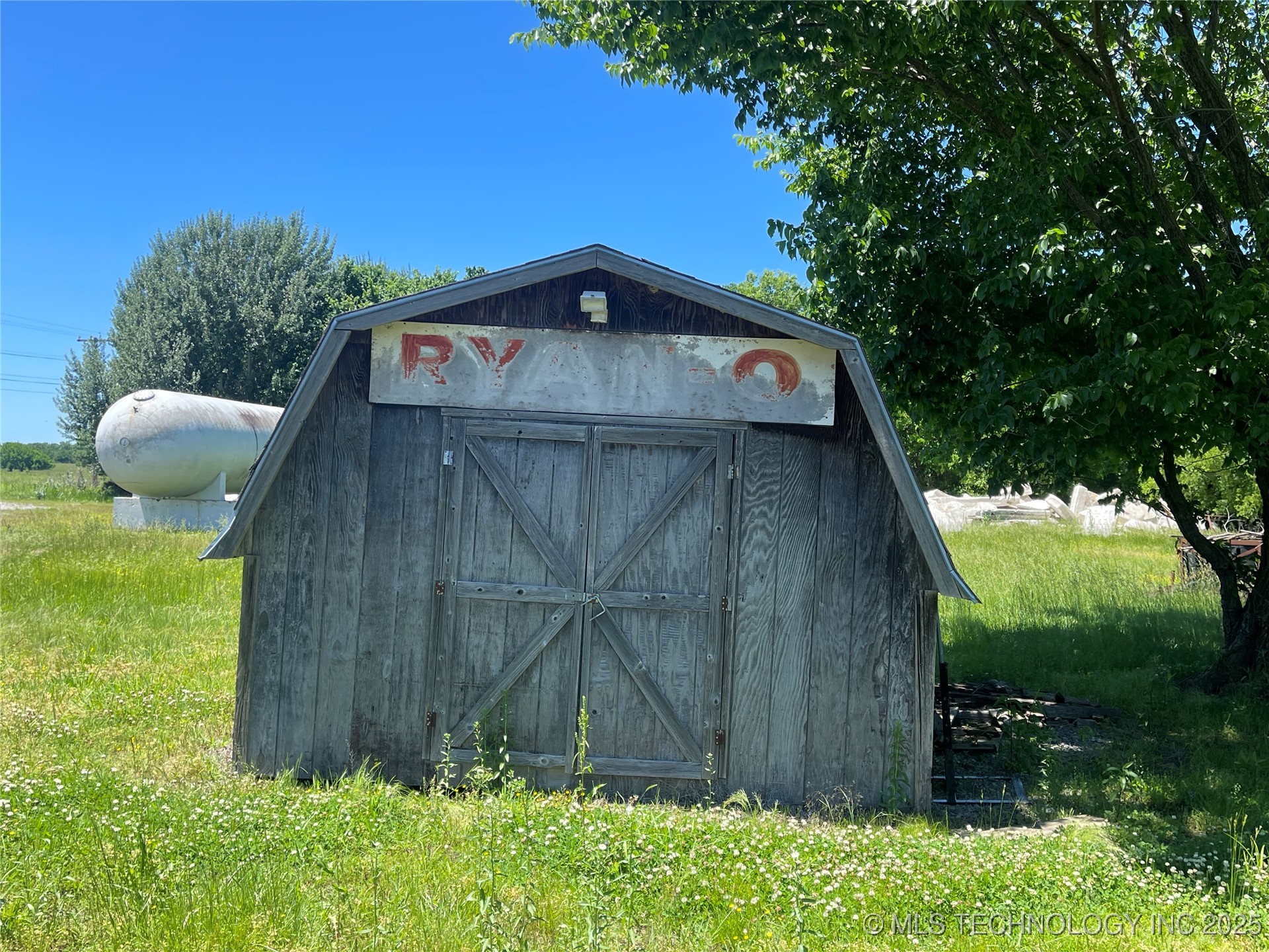 878 W Ketchum Avenue Property Photo 28