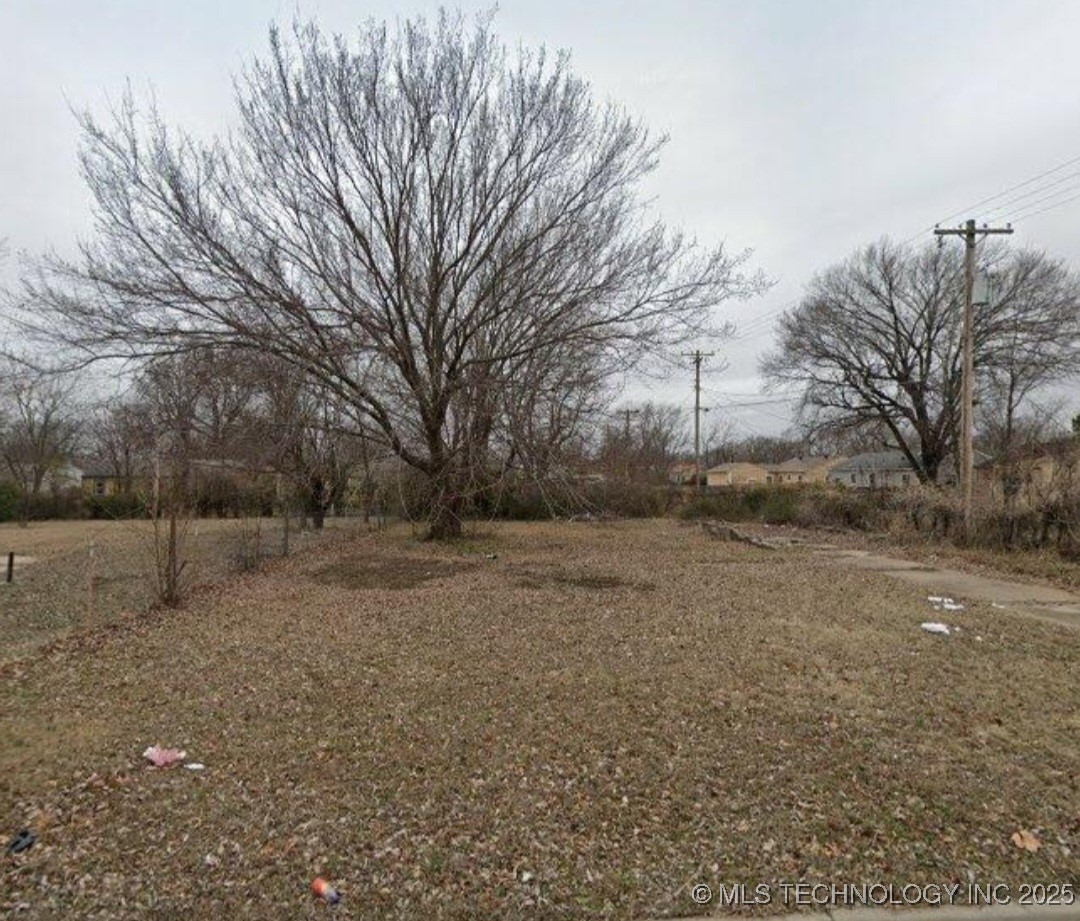 4986 N Trenton Avenue Property Photo 1