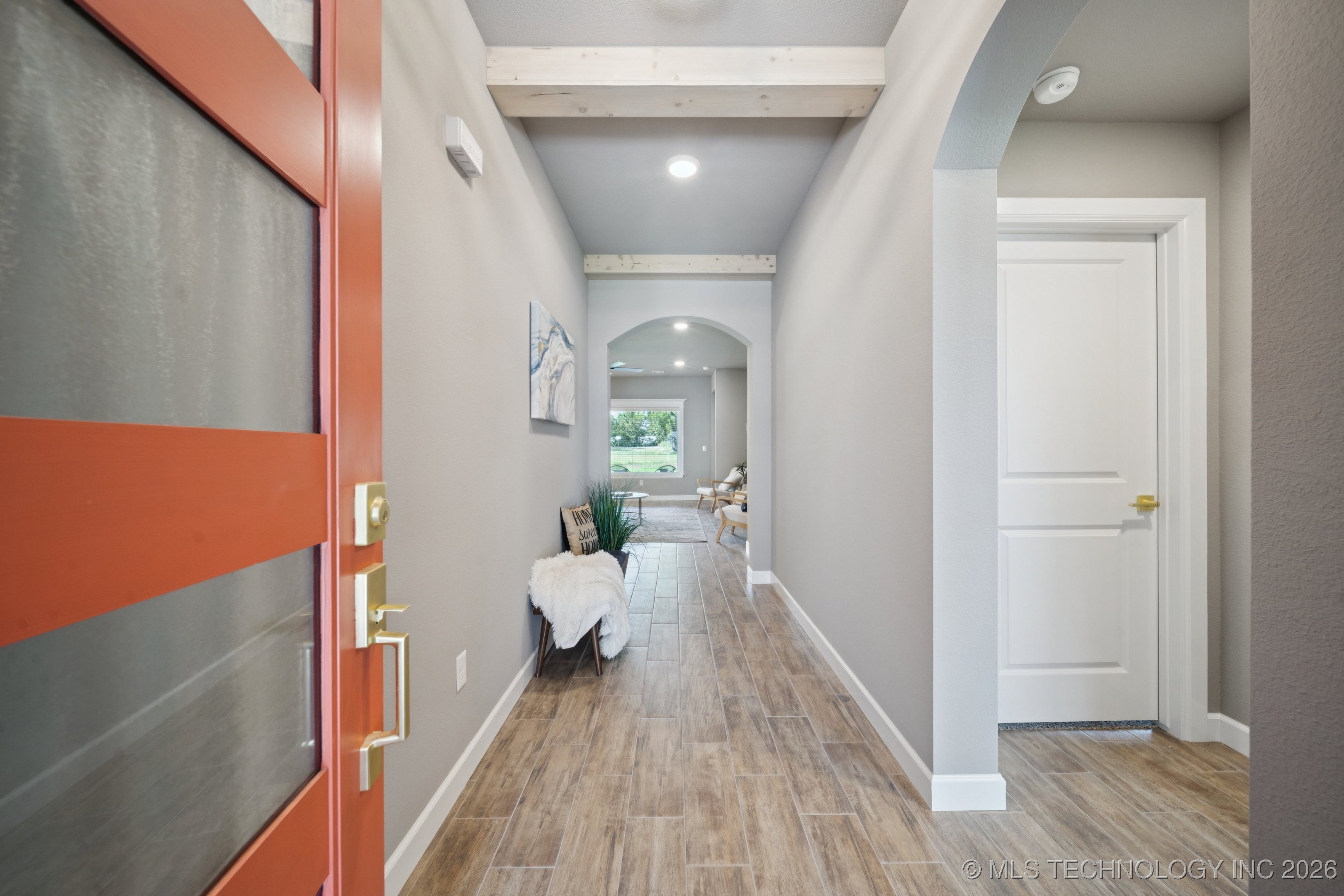 209 W Broadway Street Property Photo 7