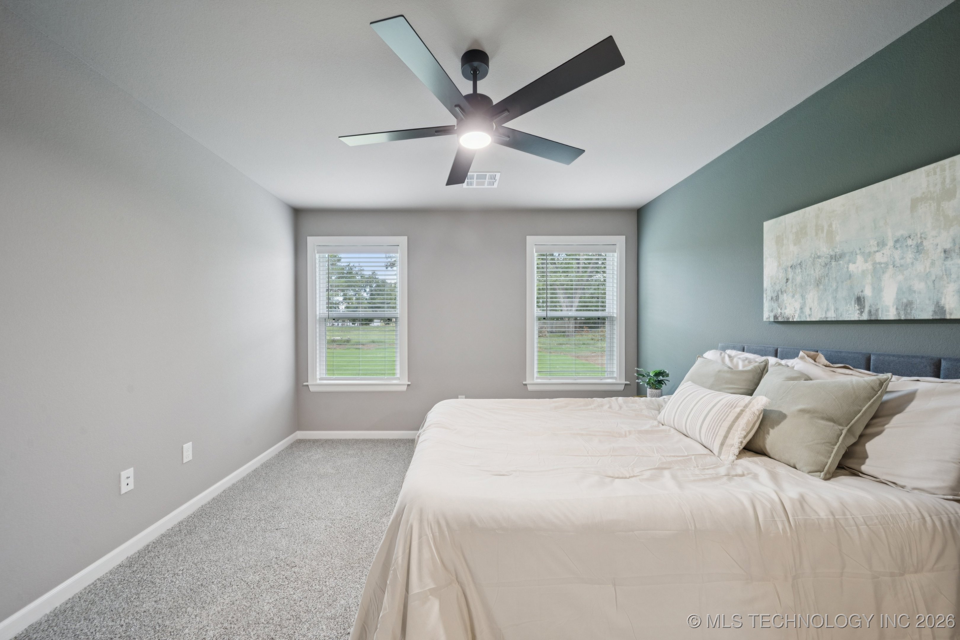 209 W Broadway Street Property Photo 24