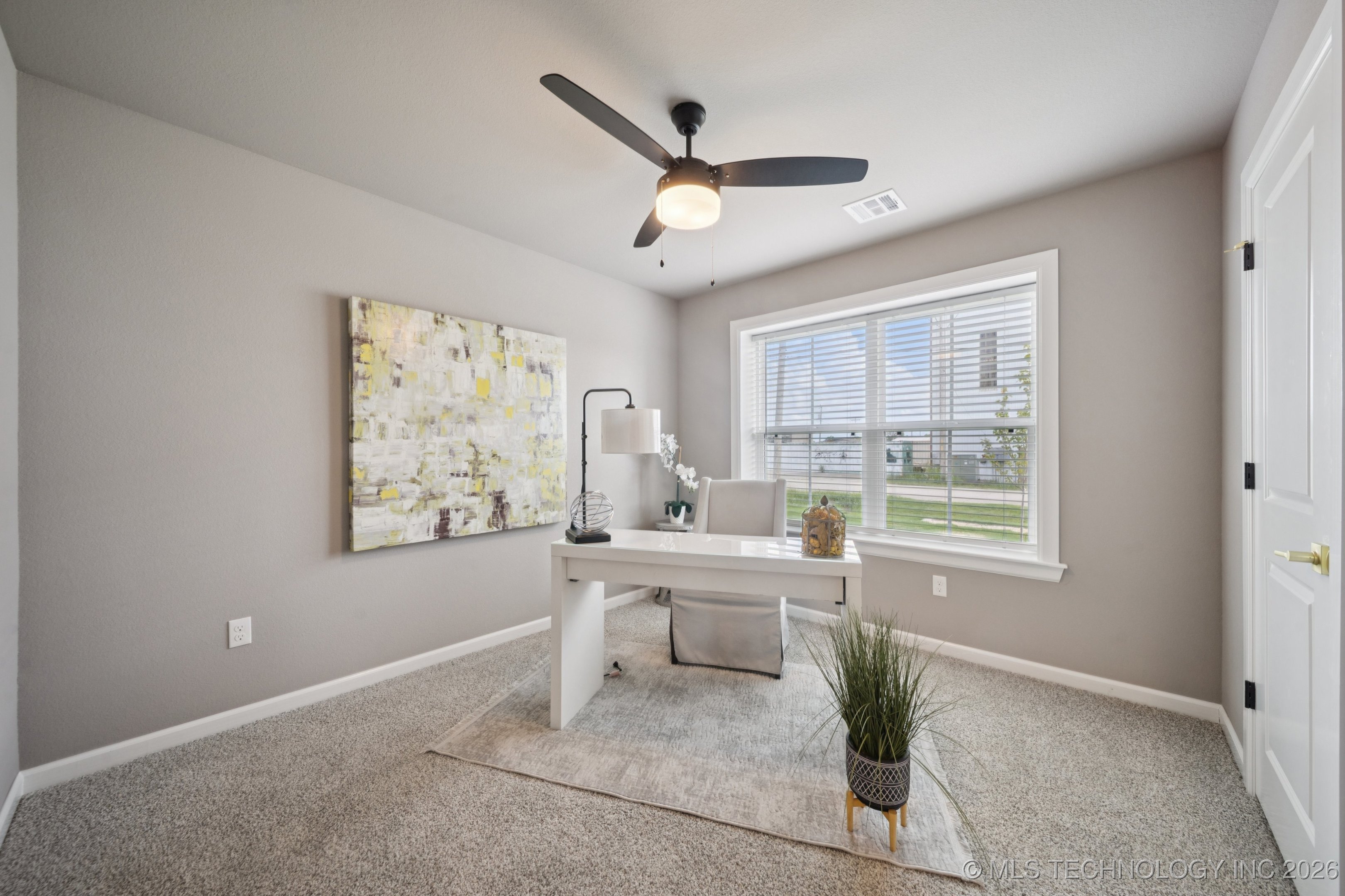 209 W Broadway Street Property Photo 31