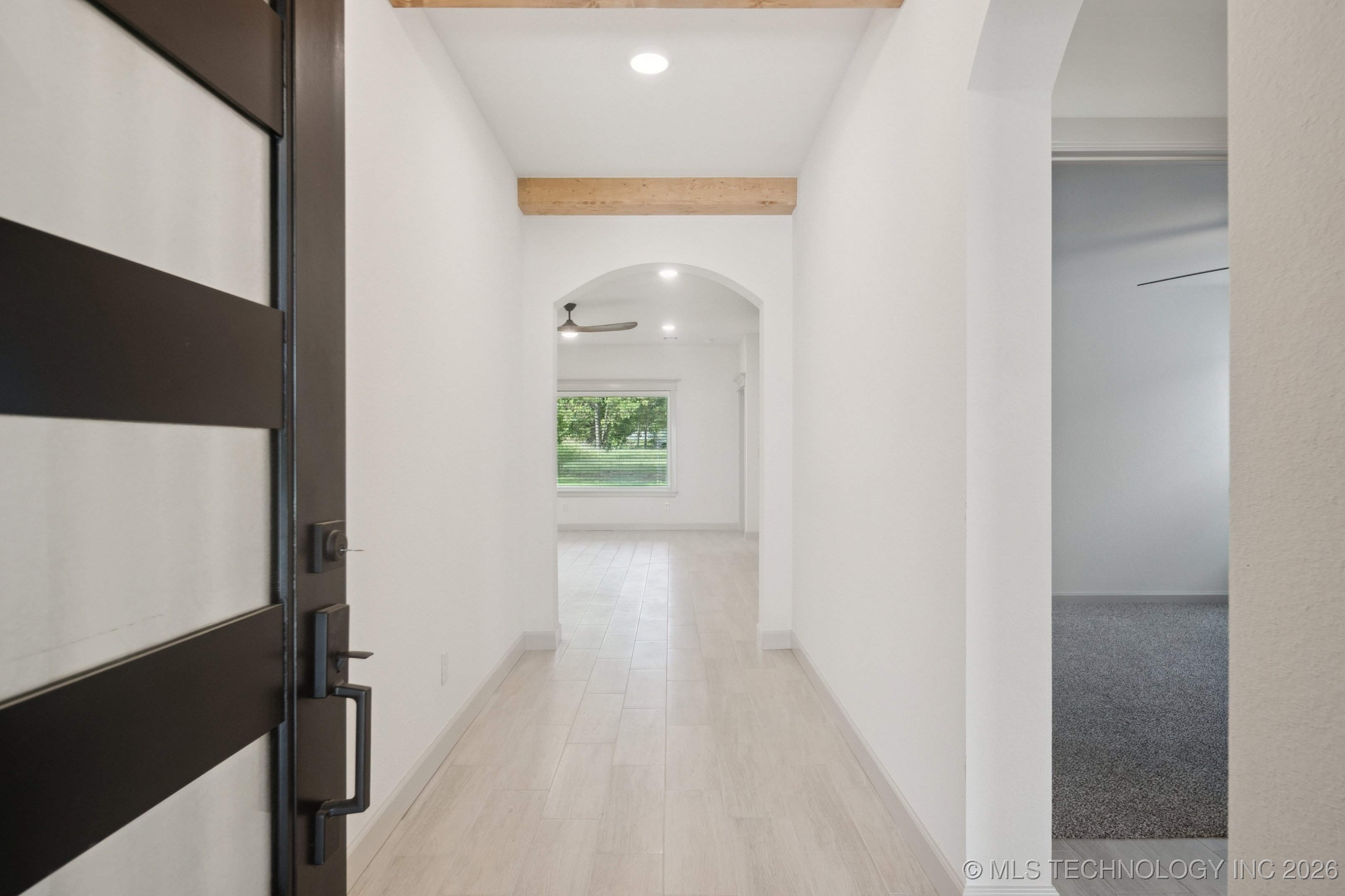 213 W Broadway Street Property Photo 9