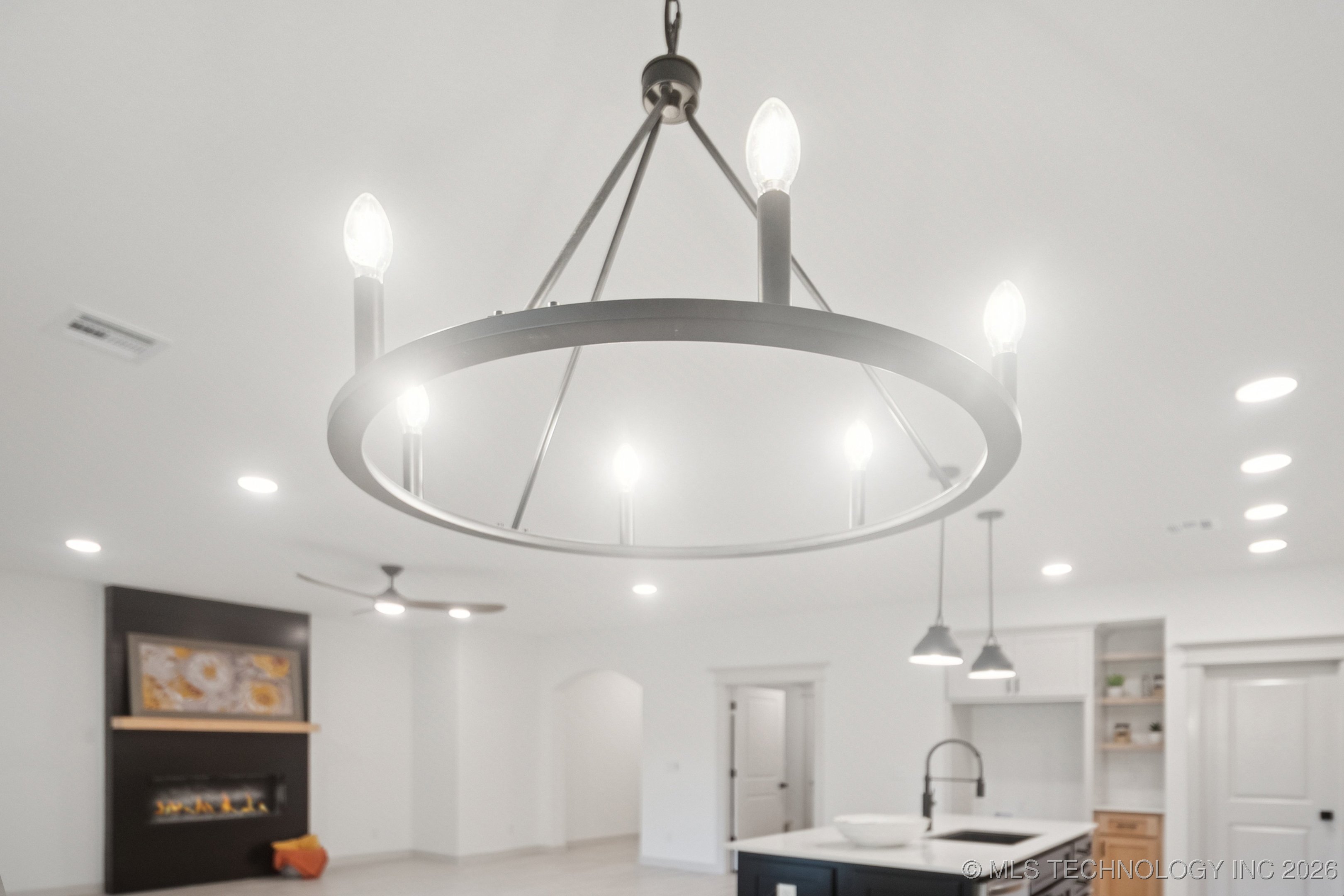 213 W Broadway Street Property Photo 20