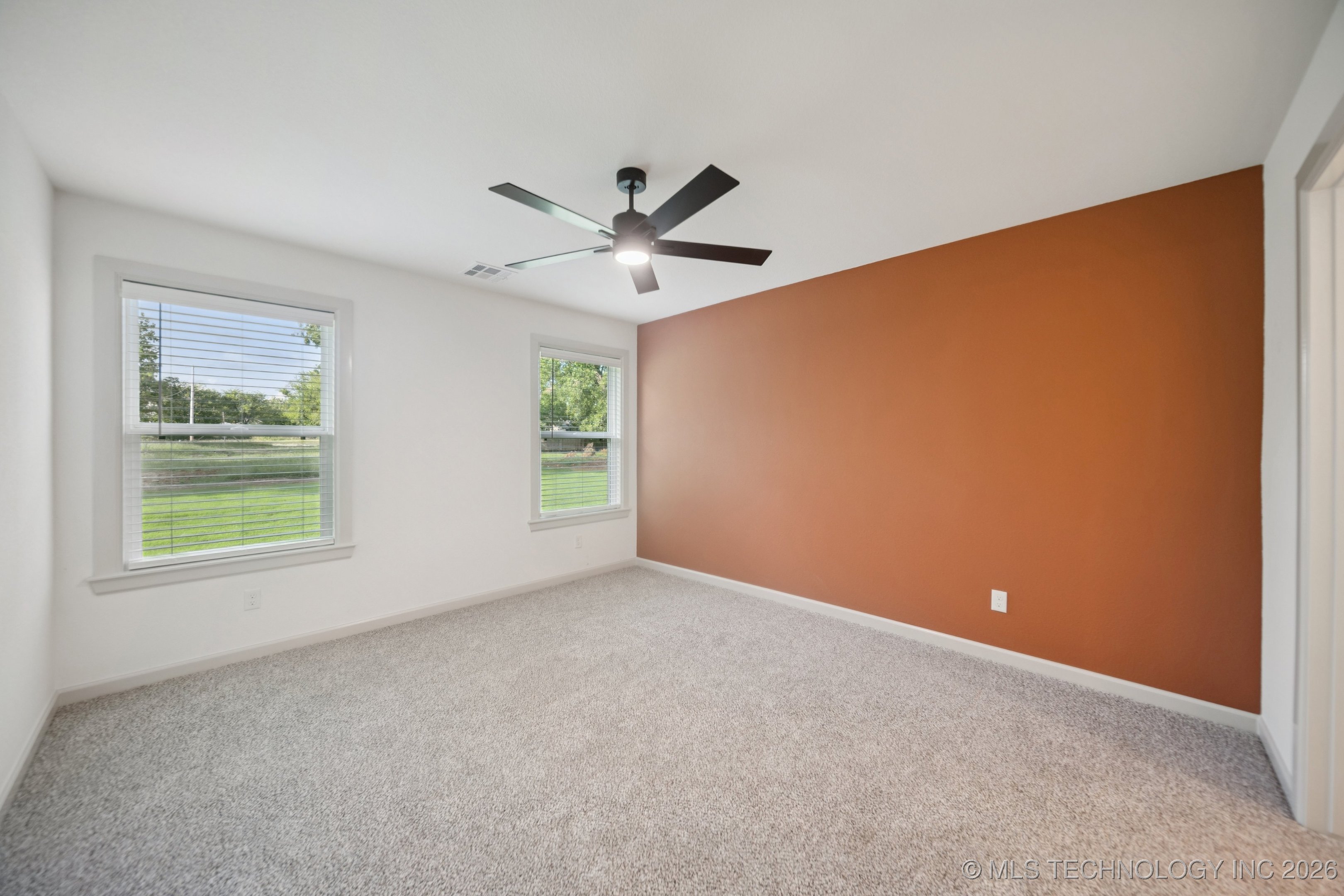 213 W Broadway Street Property Photo 21