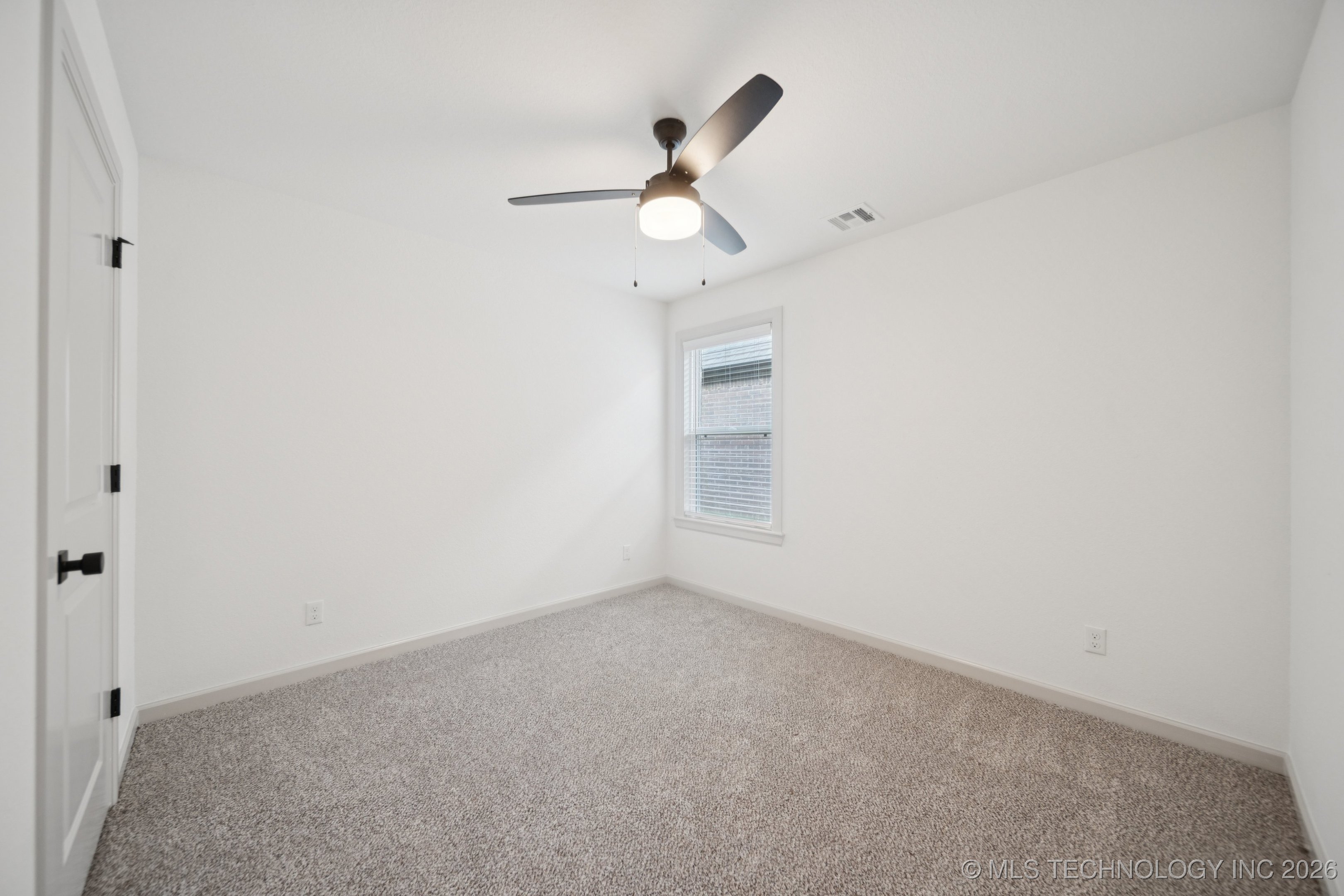 213 W Broadway Street Property Photo 29