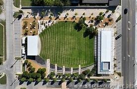 213 W Broadway Street Property Photo 35