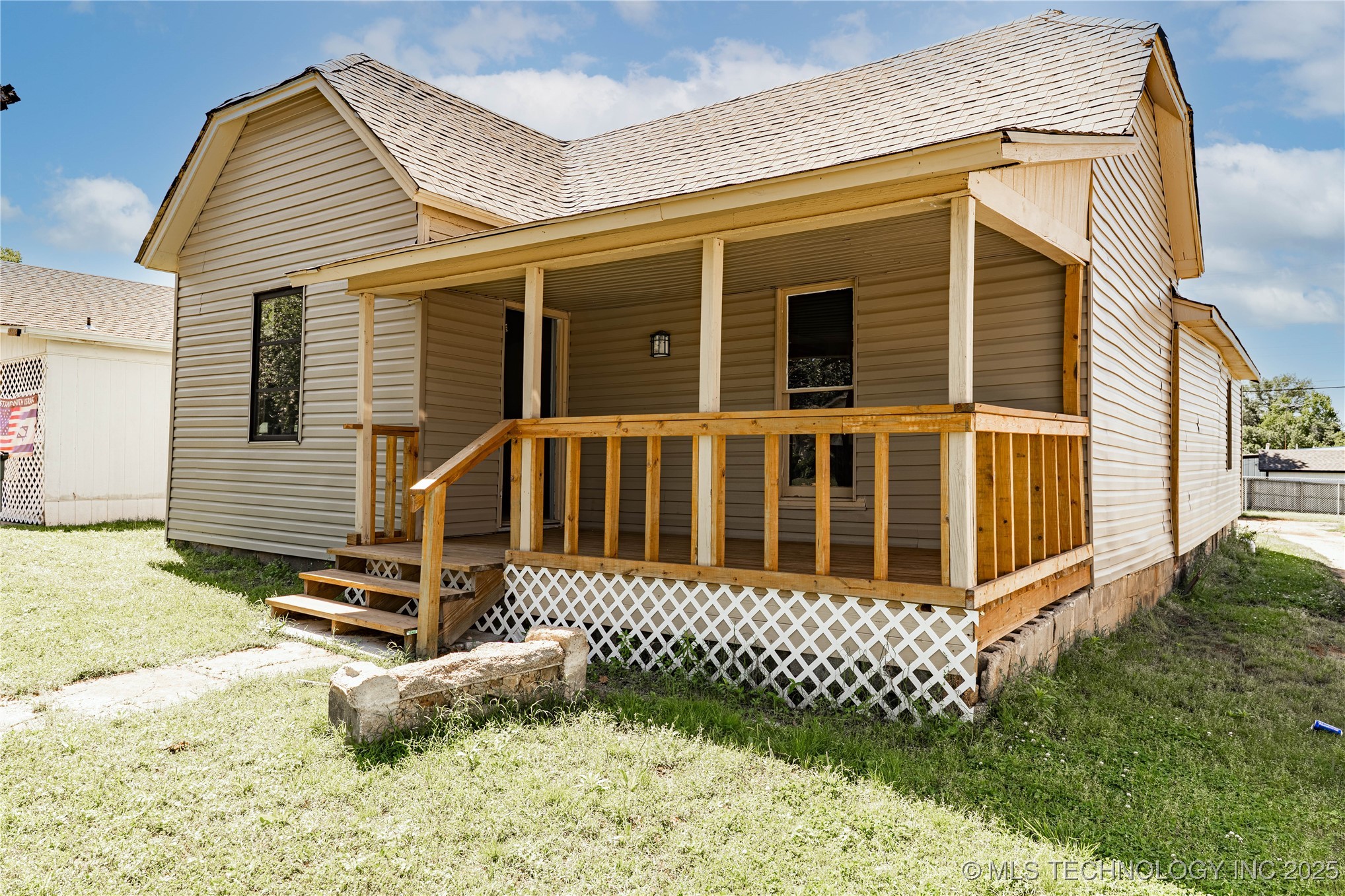 302 E 8th Avenue Property Photo 2