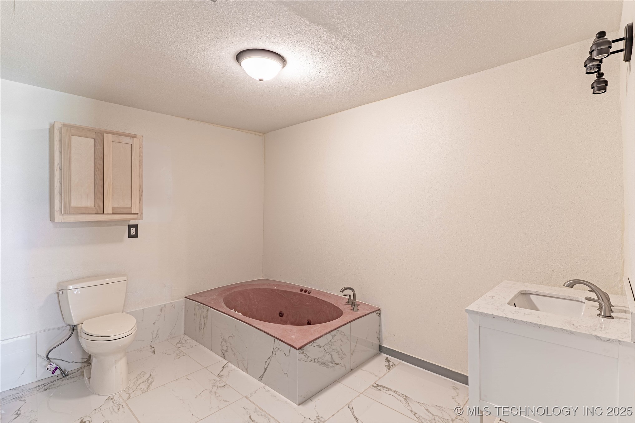 302 E 8th Avenue Property Photo 16