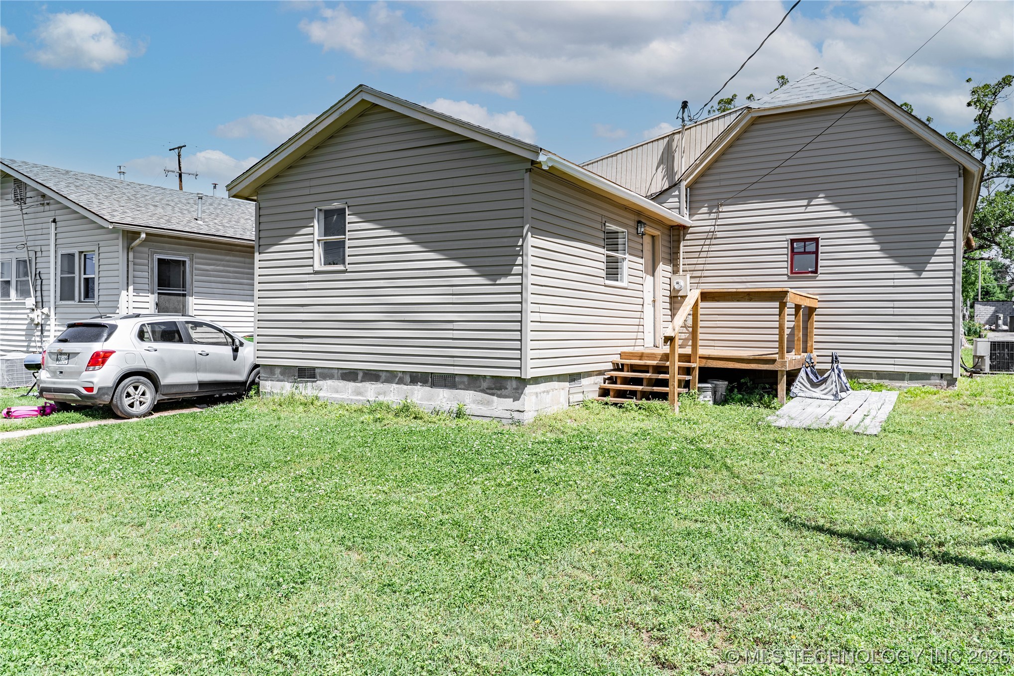 302 E 8th Avenue Property Photo 18