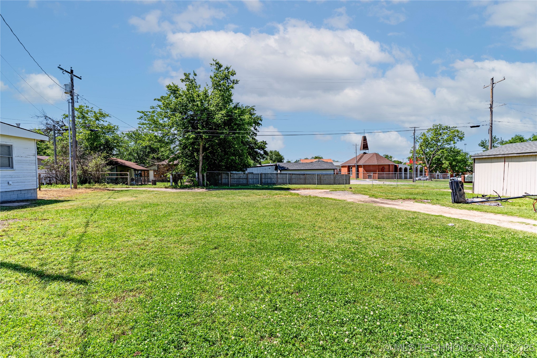 302 E 8th Avenue Property Photo 20