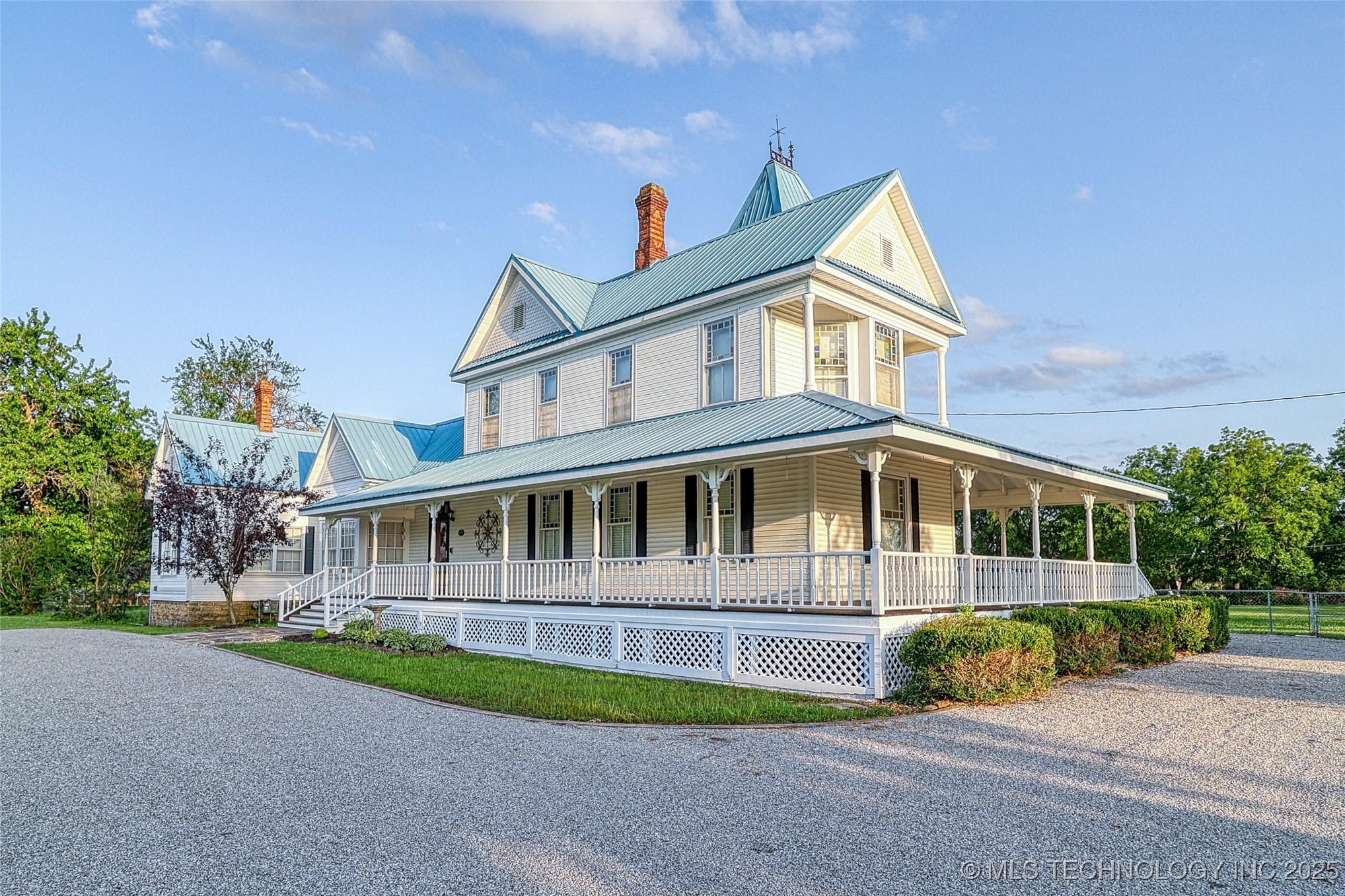 14 E Smith Avenue Property Photo 3