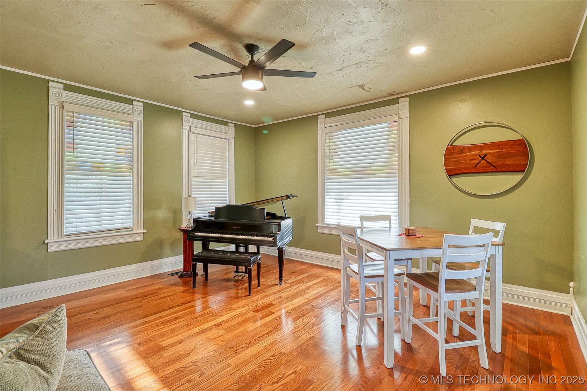 14 E Smith Avenue Property Photo 9